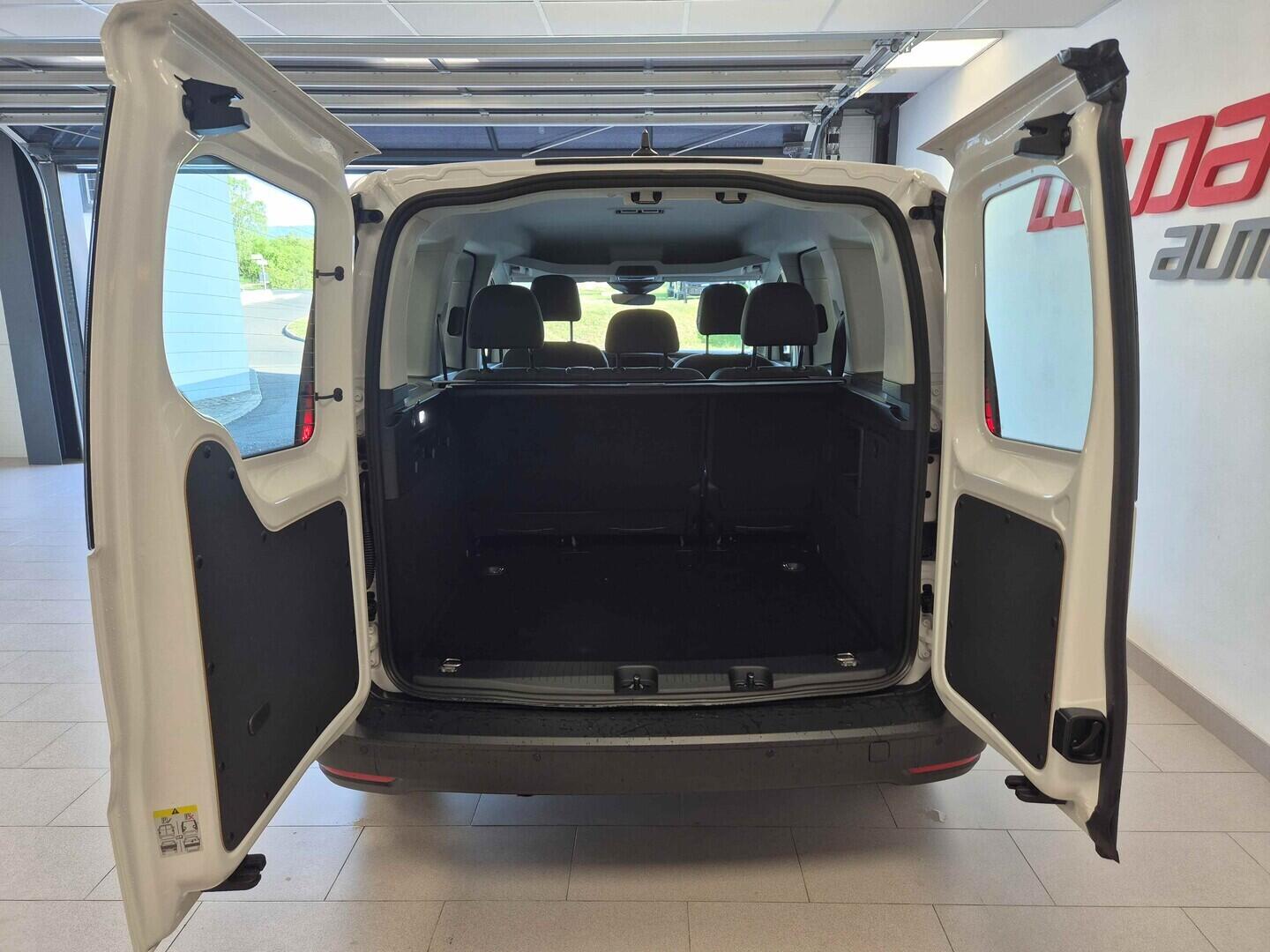 O621U01693_15.webp_Akční Caddy 2,0 TDI 75 kW
