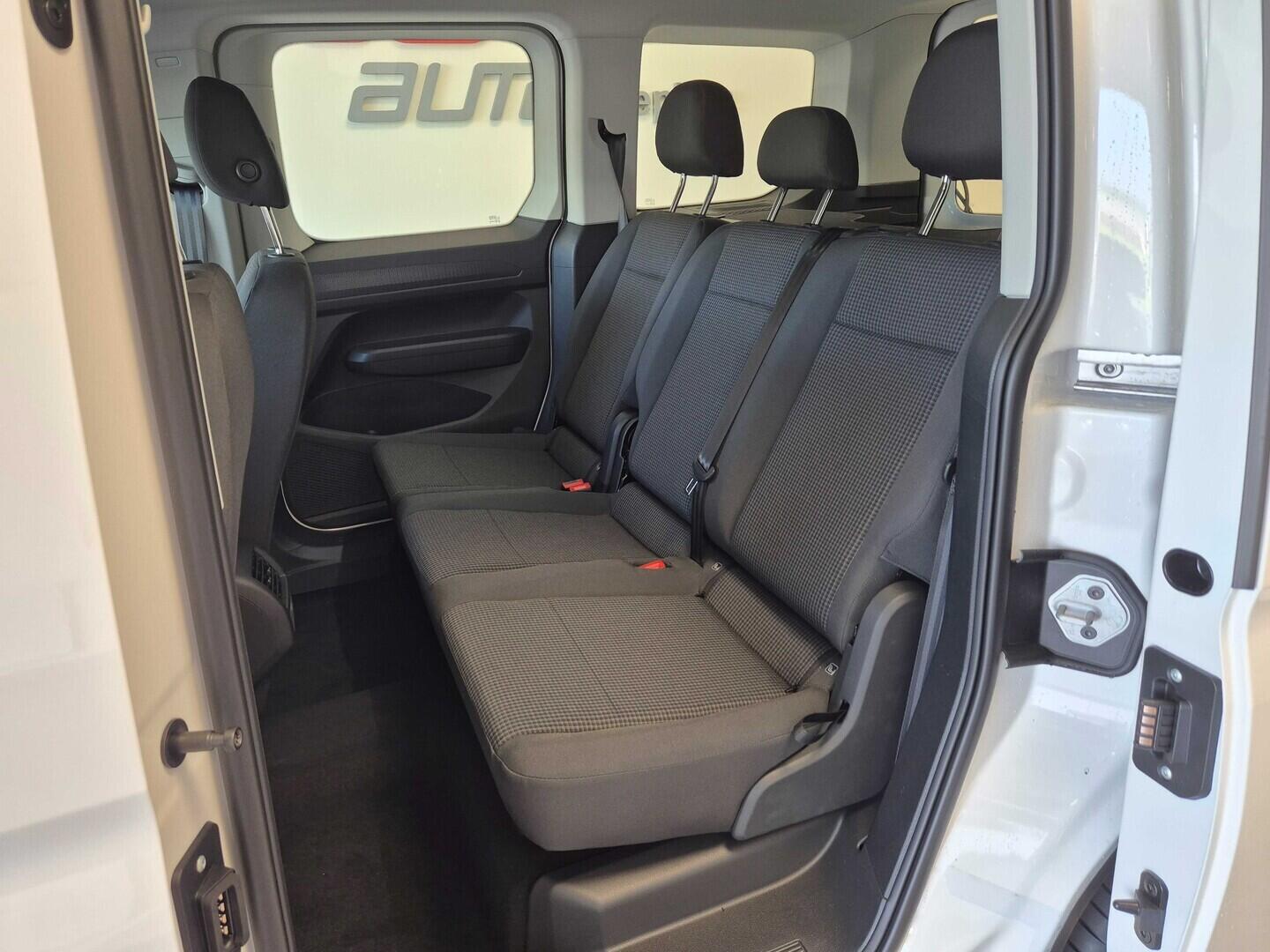 O621U01693_18.webp_Akční Caddy 2,0 TDI 75 kW