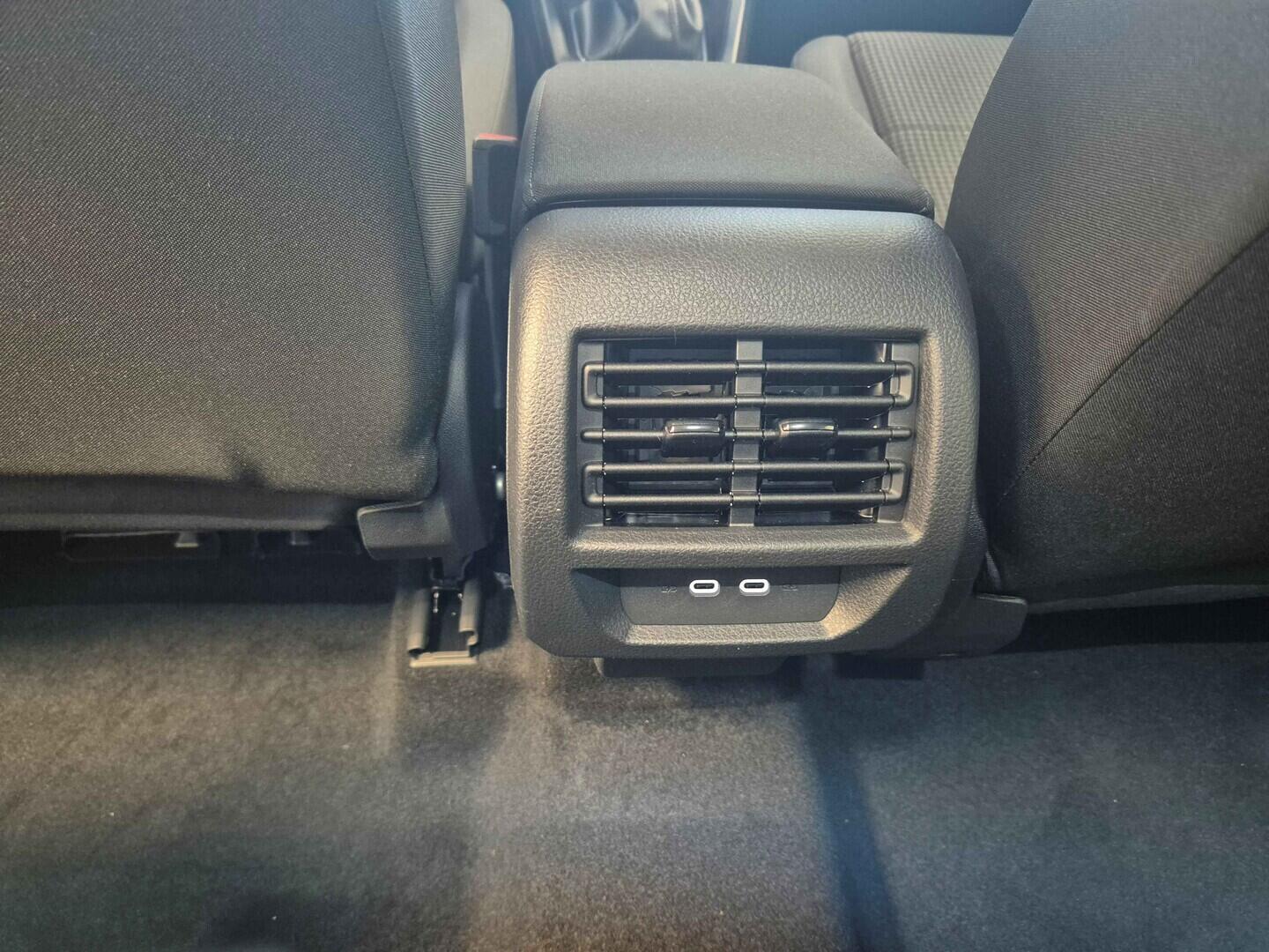 O621U01693_19.webp_Akční Caddy 2,0 TDI 75 kW