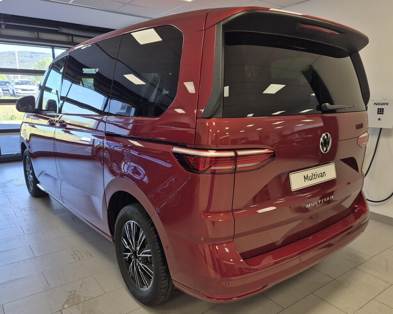 O621U01694_13.webp_Akční Multivan Life 2,0 TDI 2,0 110 kW