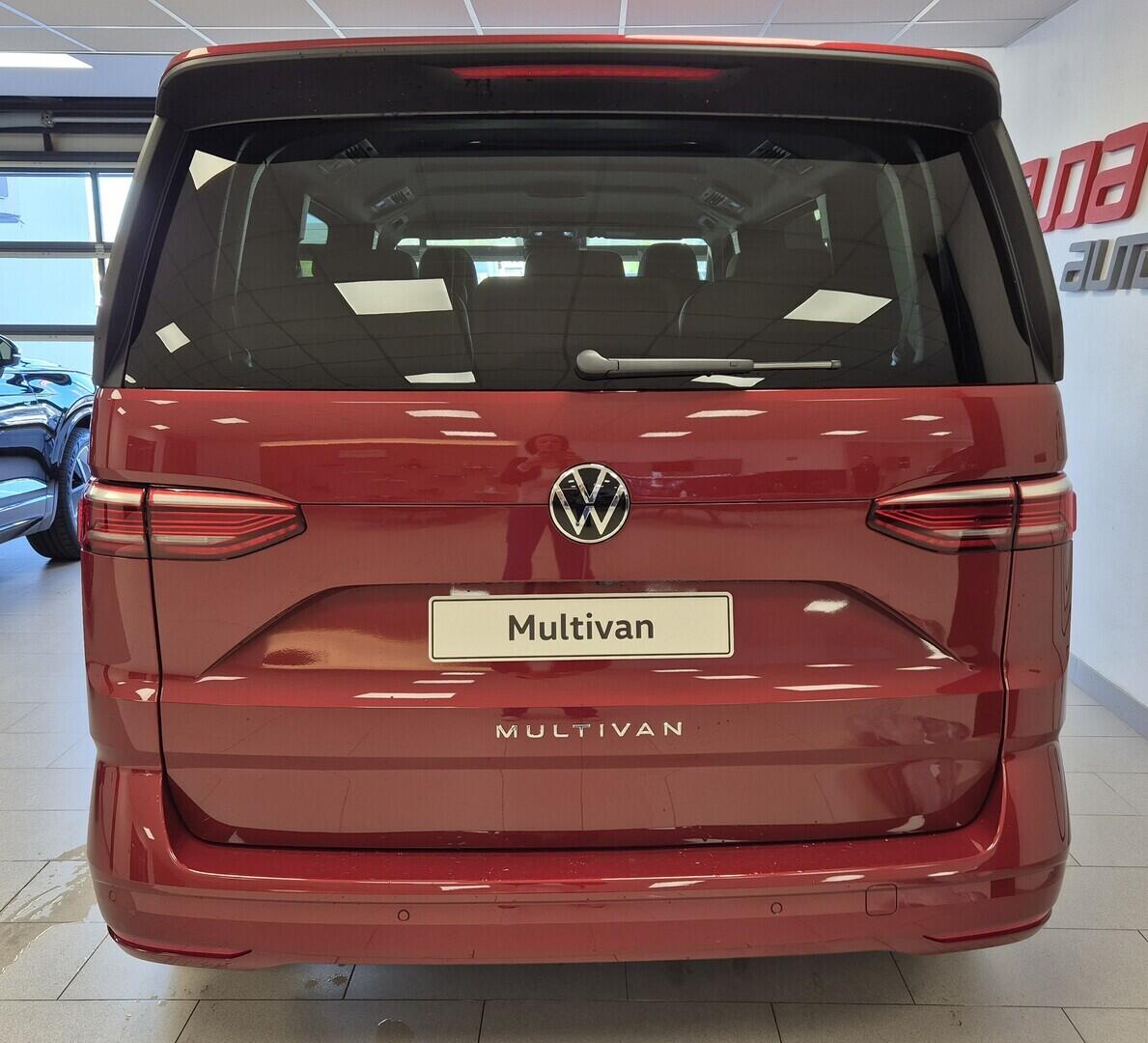 O621U01694_14.webp_Akční Multivan Life 2,0 TDI 2,0 110 kW