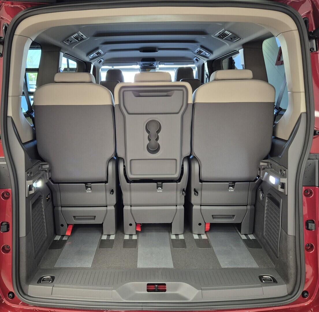O621U01694_16.webp_Akční Multivan Life 2,0 TDI 2,0 110 kW