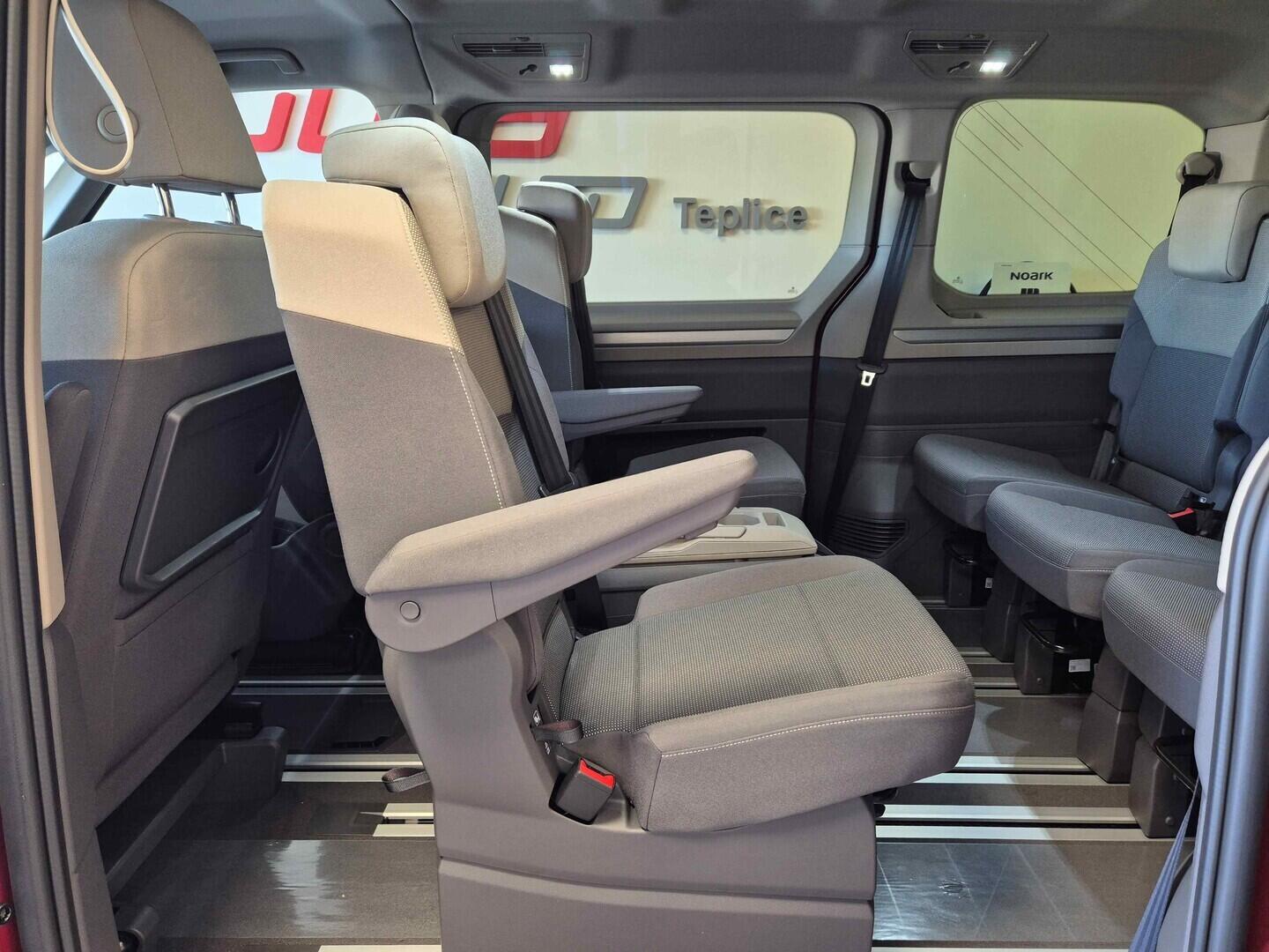 O621U01694_19.webp_Akční Multivan Life 2,0 TDI 2,0 110 kW
