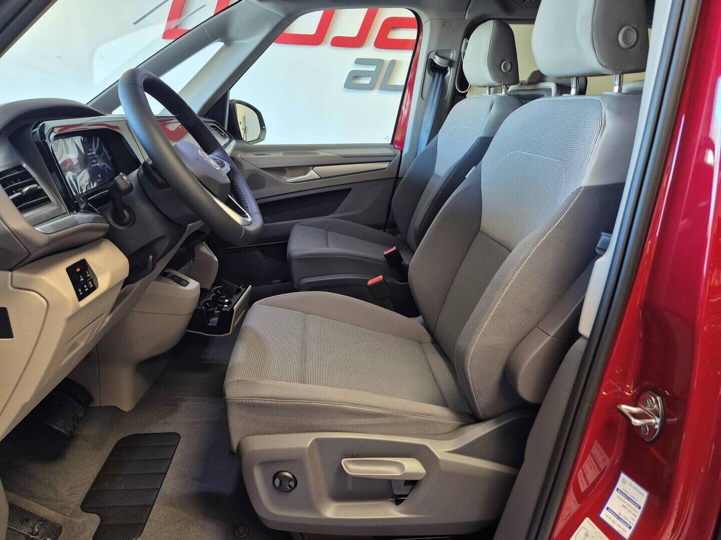 O621U01694_23.webp_Akční Multivan Life 2,0 TDI 2,0 110 kW