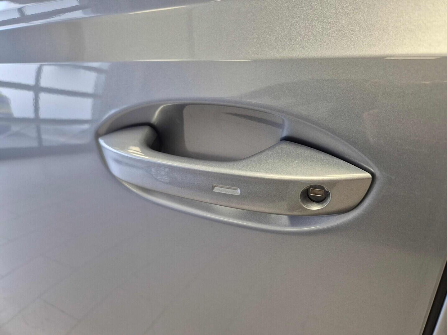 O621U01700_21.webp_Akční ID. Buzz Long Pro  86 kWh 210 kW