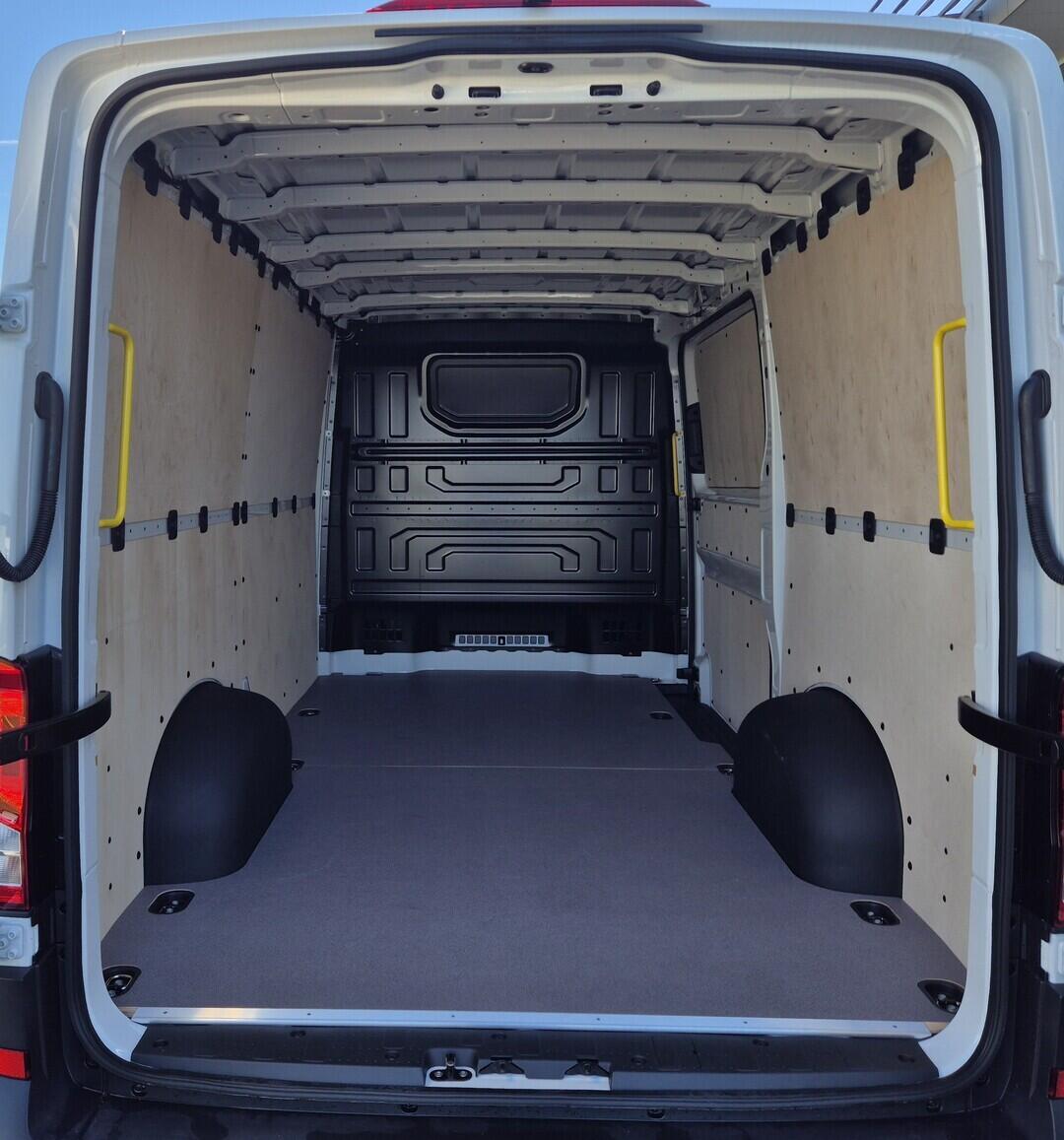 O621U01712_14.webp_Akční Crafter SR 6G man. 2.0 103 kW