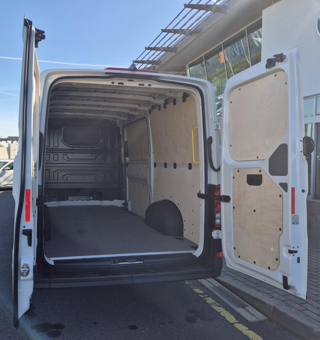 O621U01712_15.webp_Akční Crafter SR 6G man. 2.0 103 kW