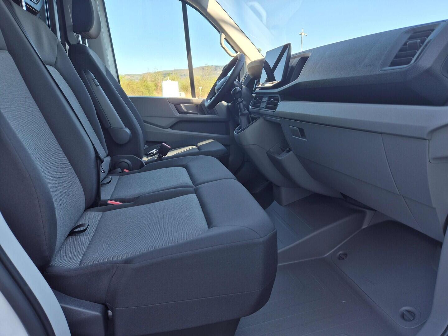 O621U01712_18.webp_Akční Crafter SR 6G man. 2.0 103 kW