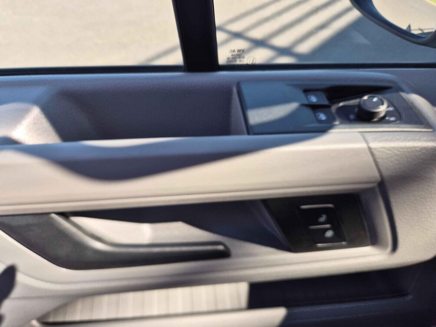 O621U01712_20.webp_Akční Crafter SR 6G man. 2.0 103 kW