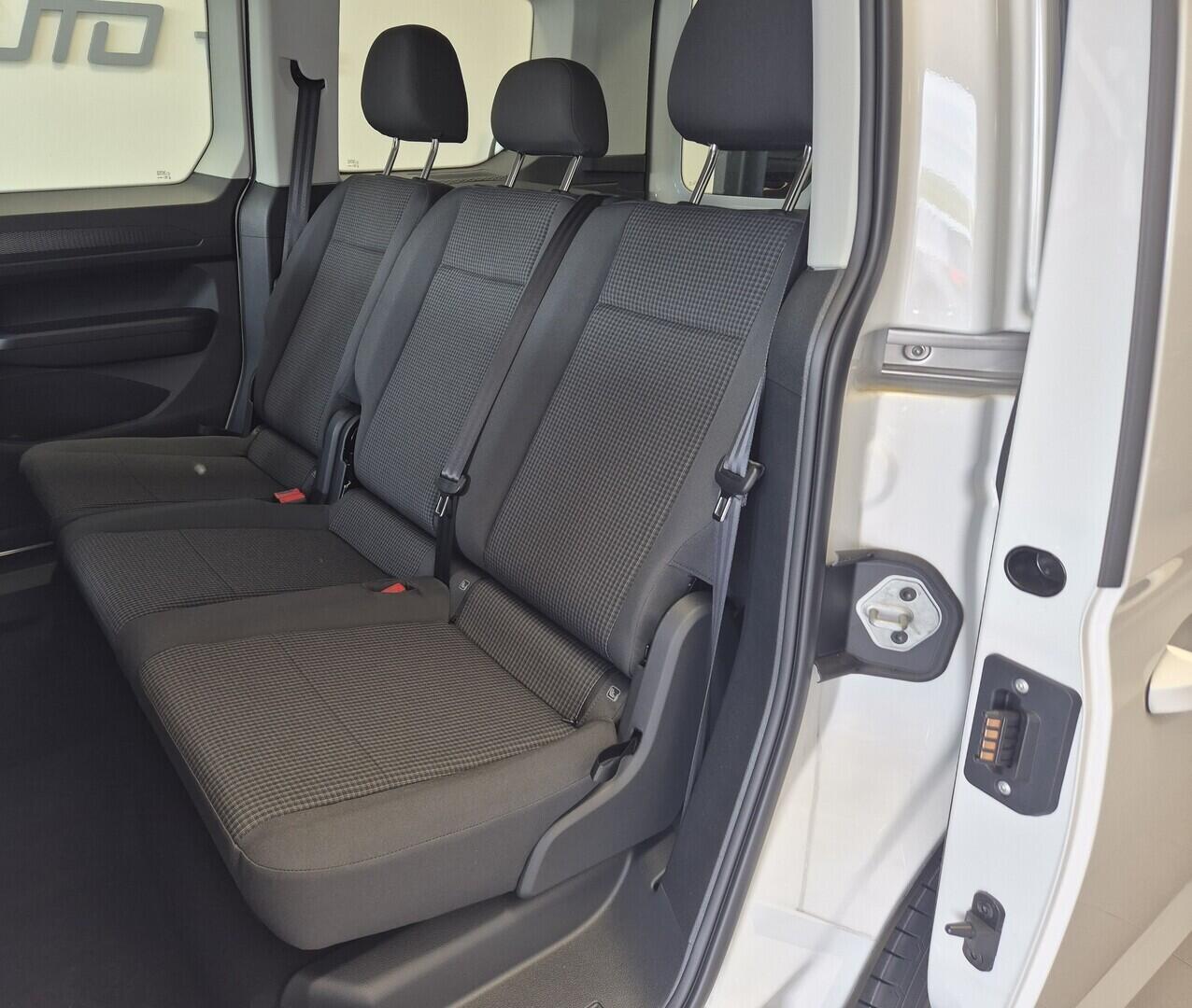 O621U01720_17.webp_Akční Caddy 2,0 TDI 75 kW