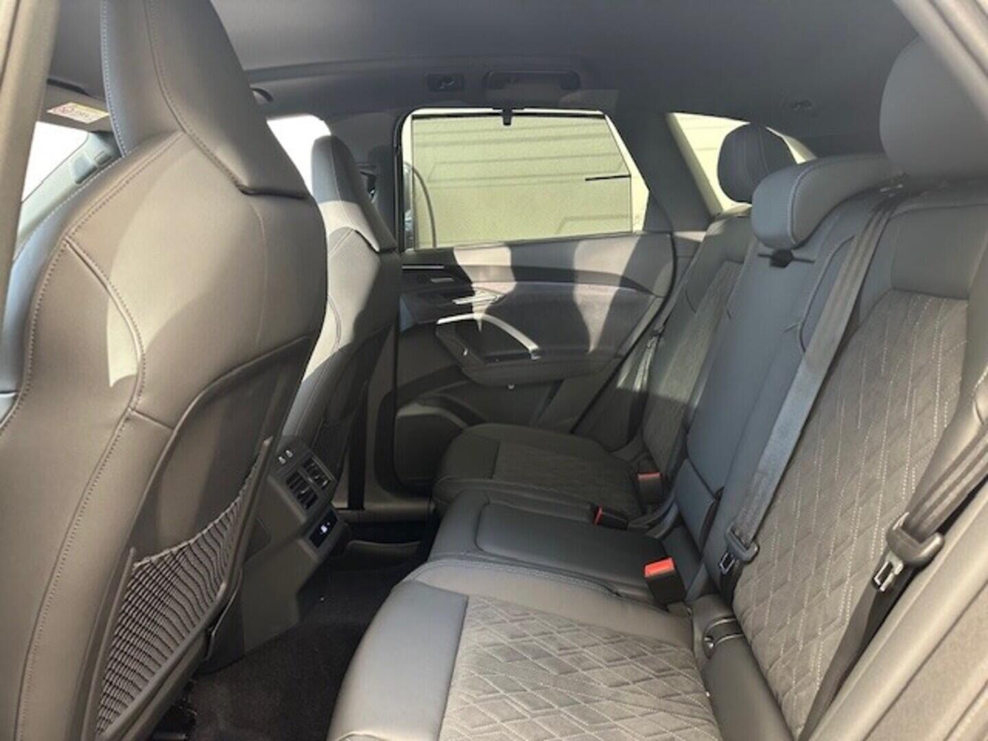 O631001045_22.webp_Q5 S-line 40 TDI quattro STR 150 kW