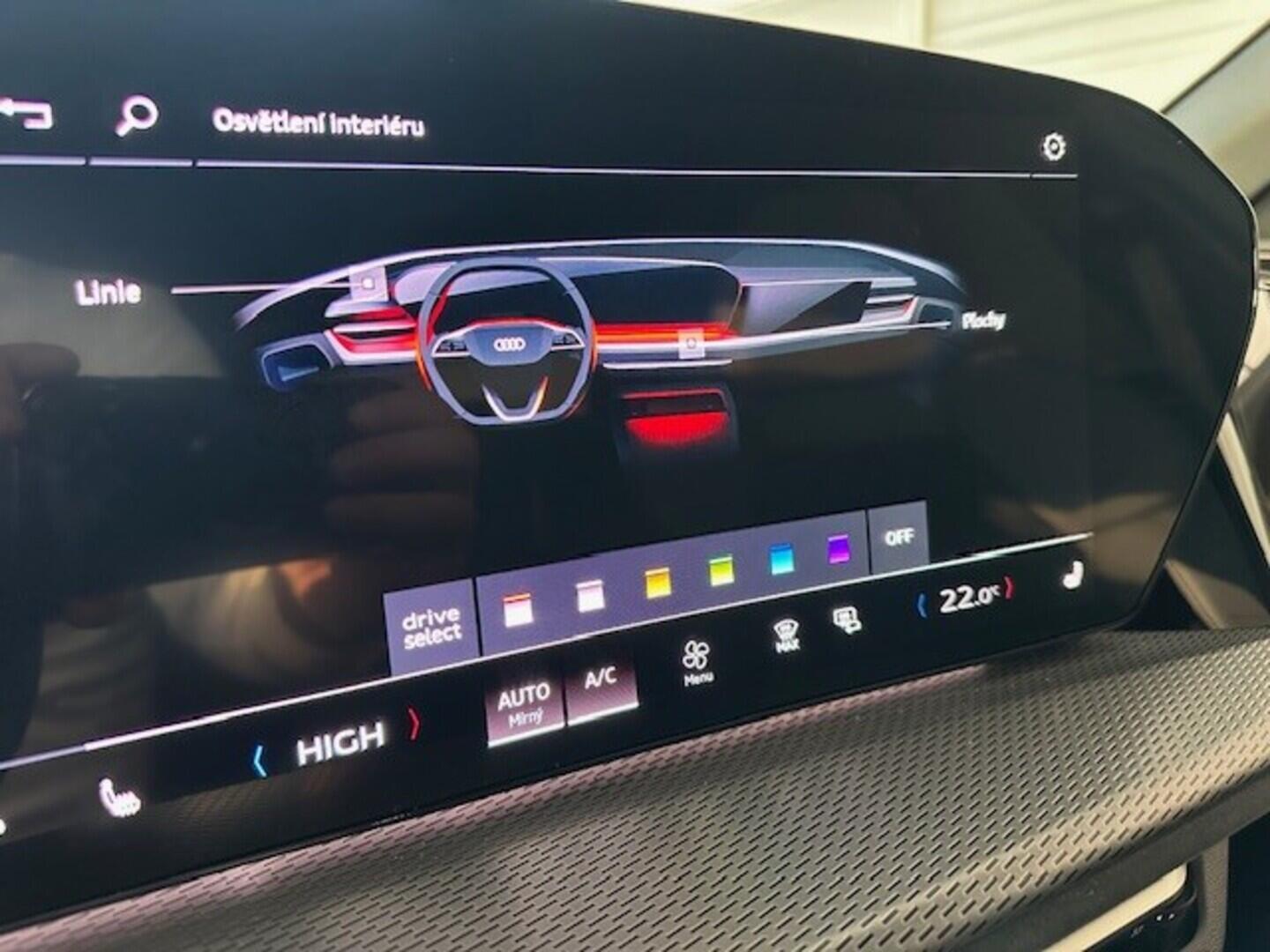 O631001045_26.webp_Q5 S-line 40 TDI quattro STR 150 kW