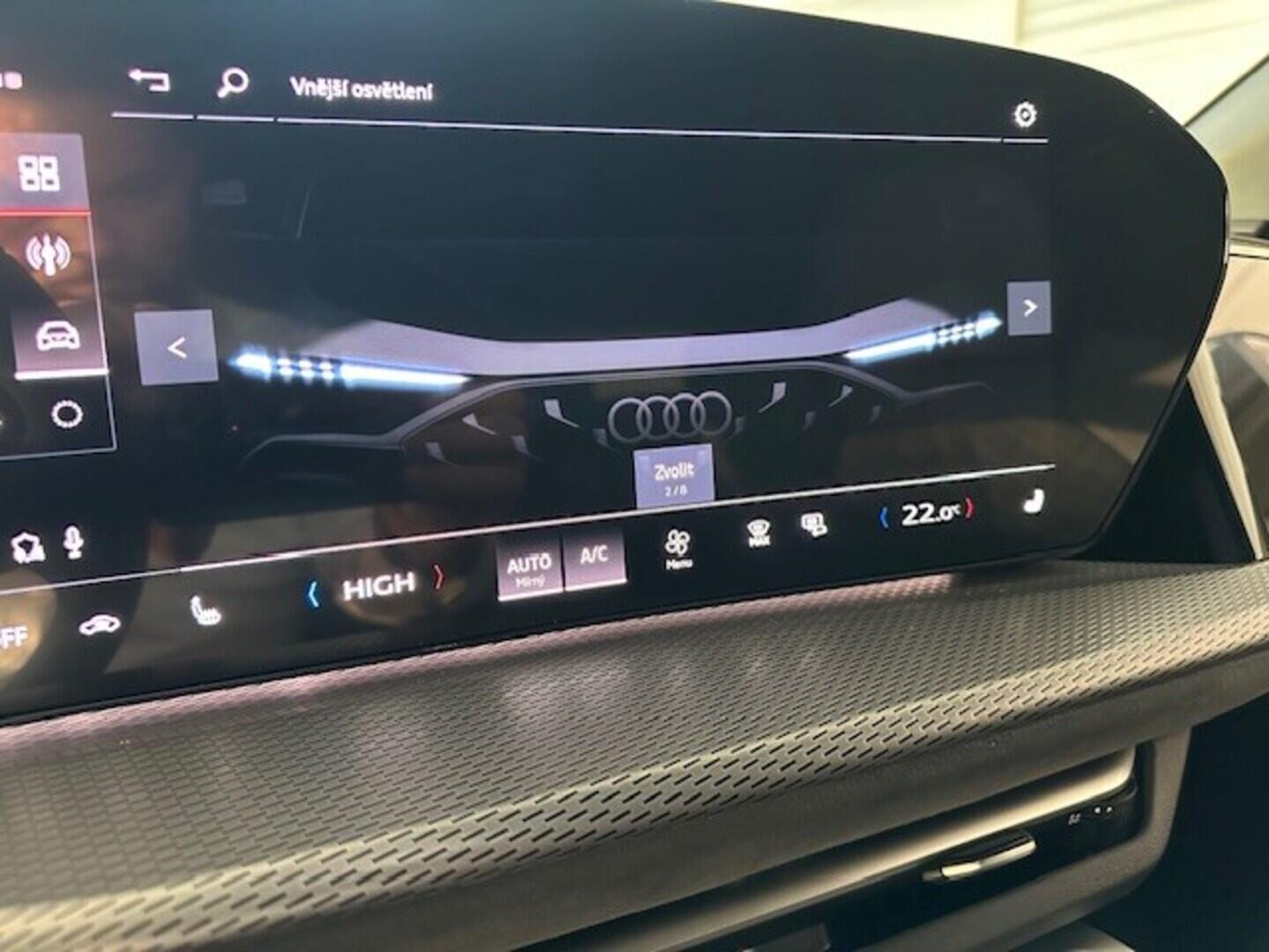 O631001045_27.webp_Q5 S-line 40 TDI quattro STR 150 kW