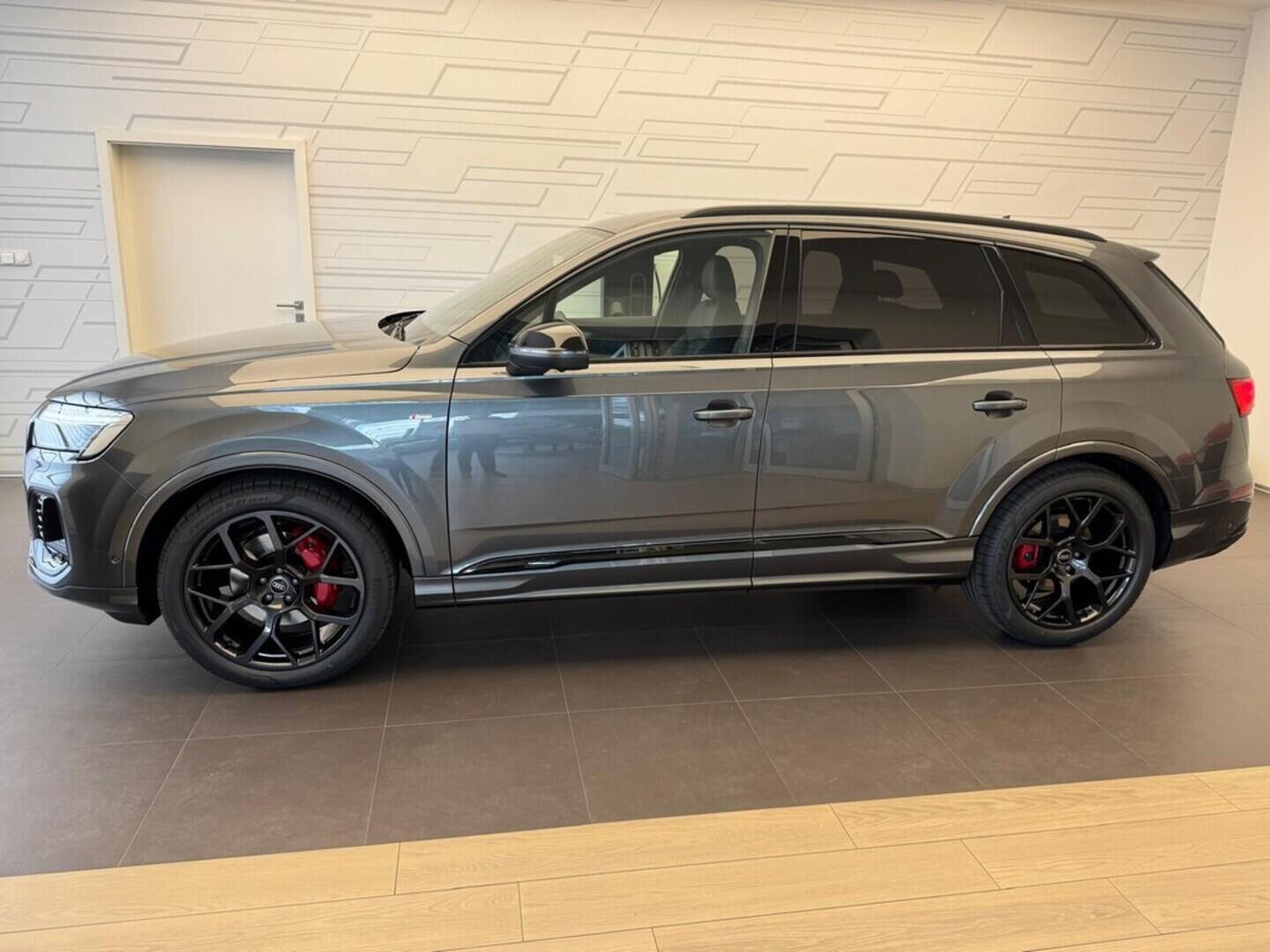 O631001071_13.webp_Q7 SUV S line 50 TDI quattro 210 kW