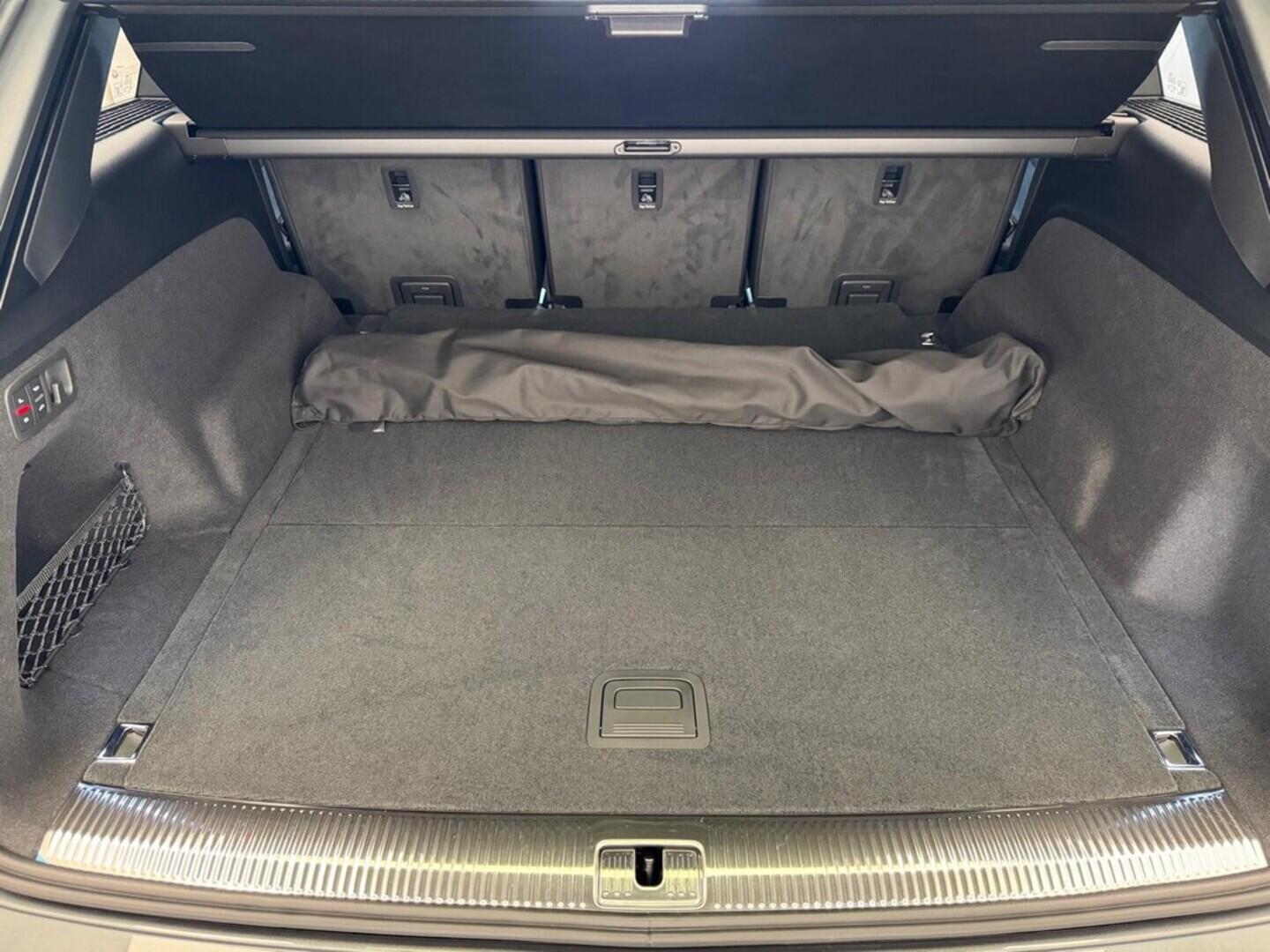 O631001071_17.webp_Q7 SUV S line 50 TDI quattro 210 kW