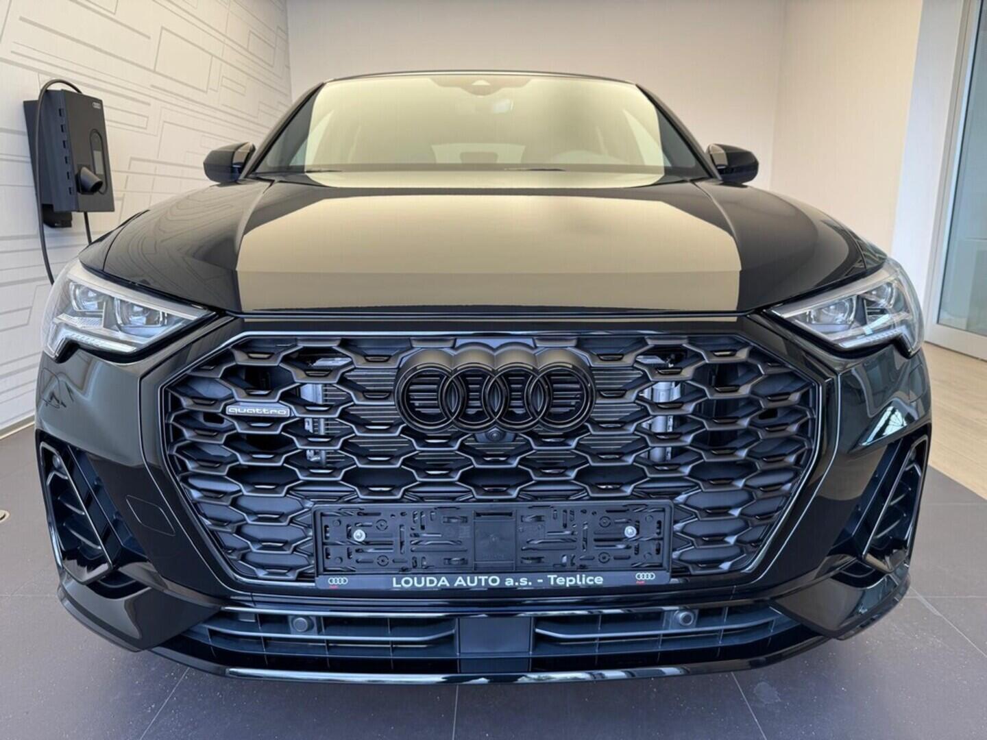 O631001084_11.webp_Q3 SB S line quattro 40 TDI 142 kW