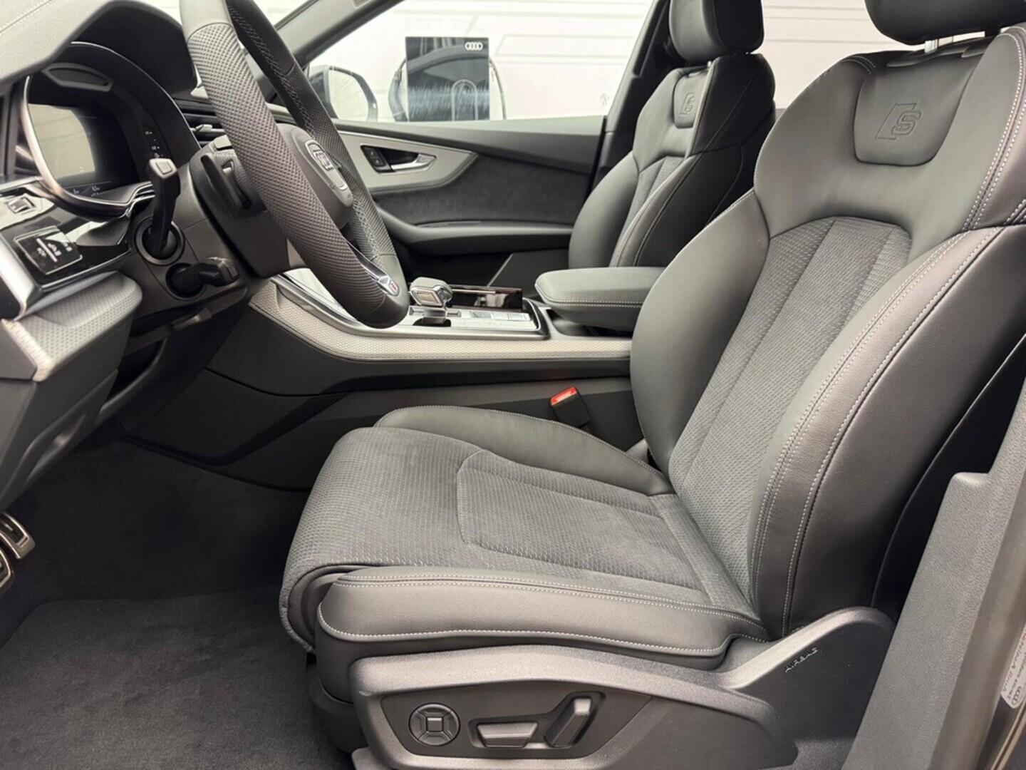 O631001086_15.webp_SQ8 SUV TFSI 373 kW