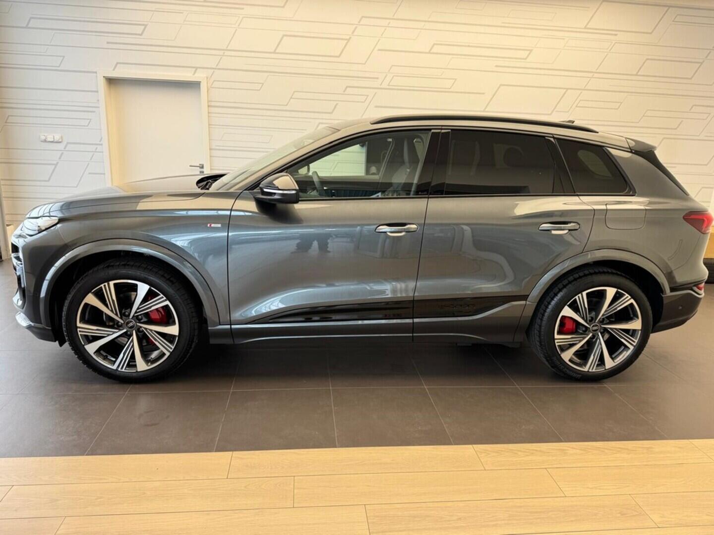 O631001110_13.webp_Q6 e-tron SUV quattro  285 kW
