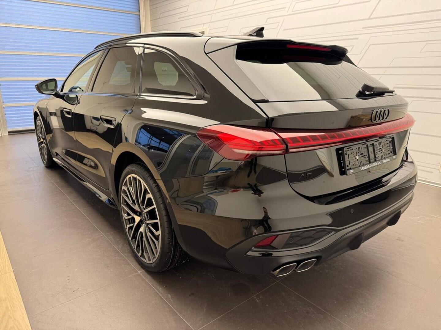 O631001111_12.webp_A5 Avant TDI quattro 150 kW