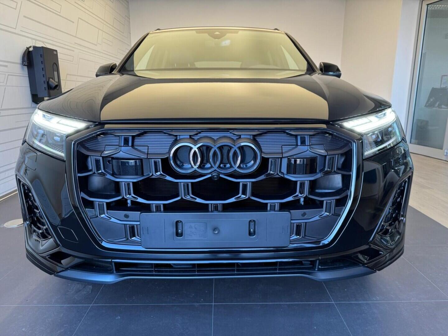 O631001125_11.webp_SQ7 quattro 4.0 TFSI 373 kW