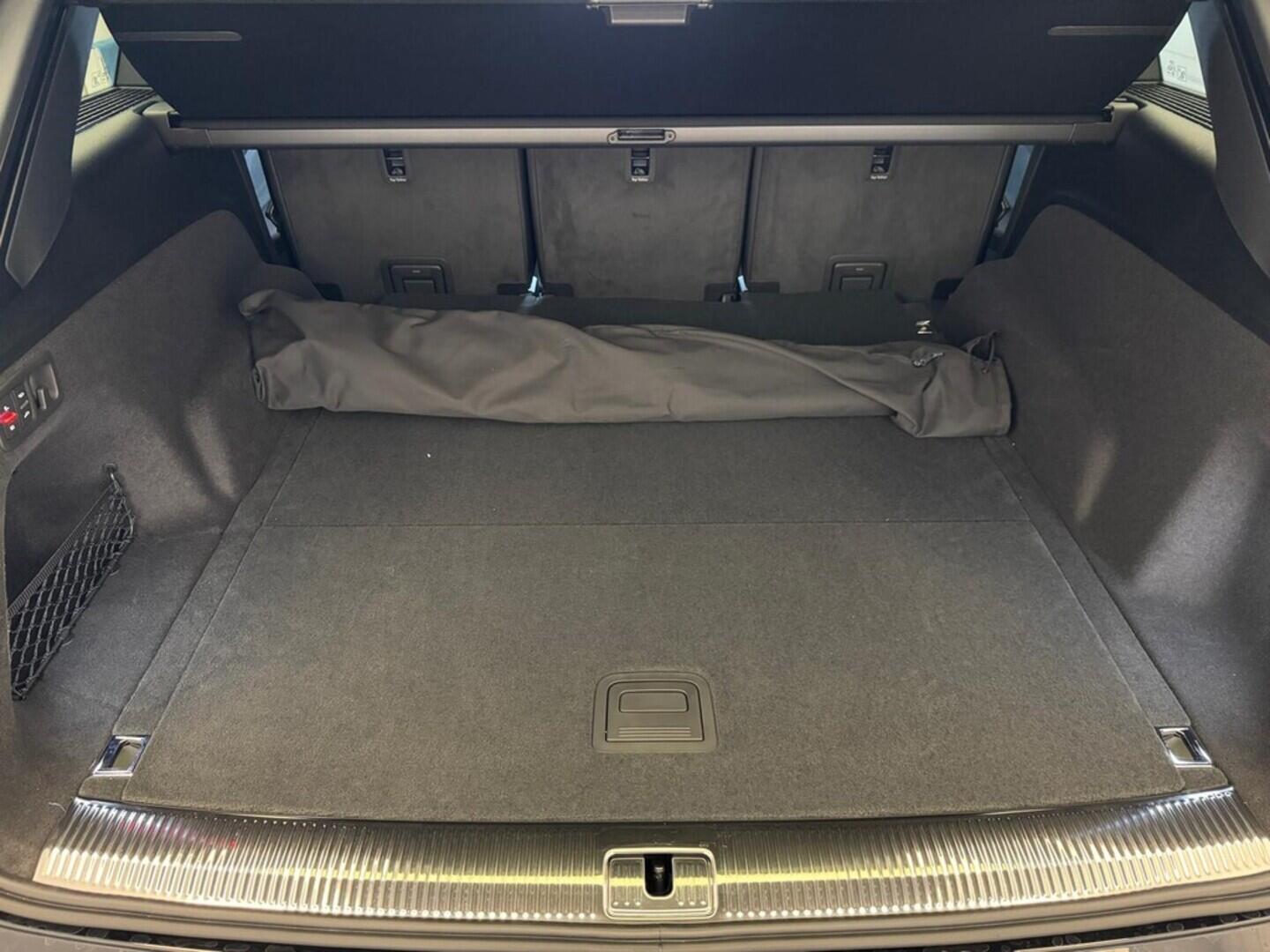 O631001125_17.webp_SQ7 quattro 4.0 TFSI 373 kW