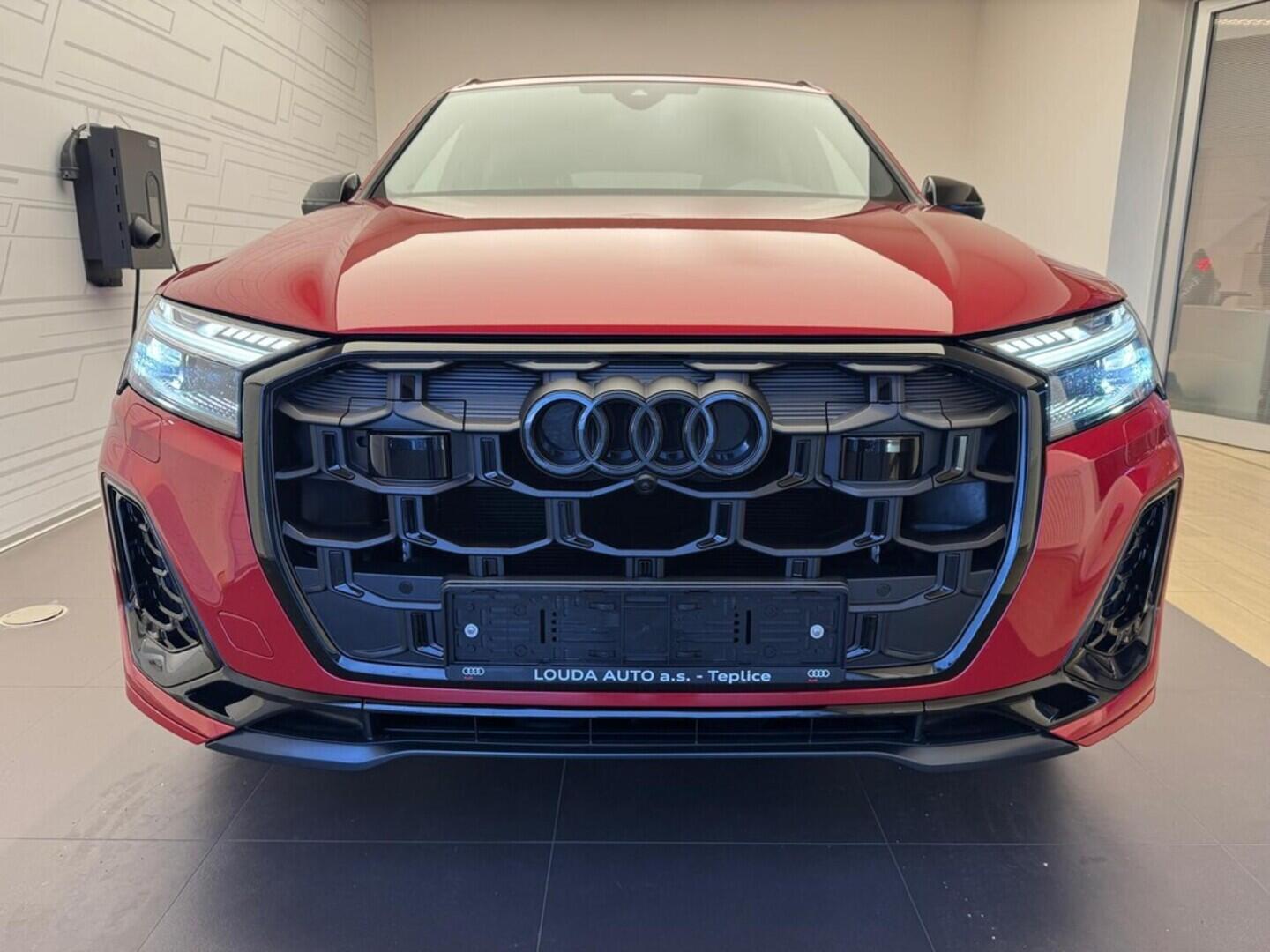 O631001126_11.webp_SQ7 quattro 4.0 TFSI 373 kW