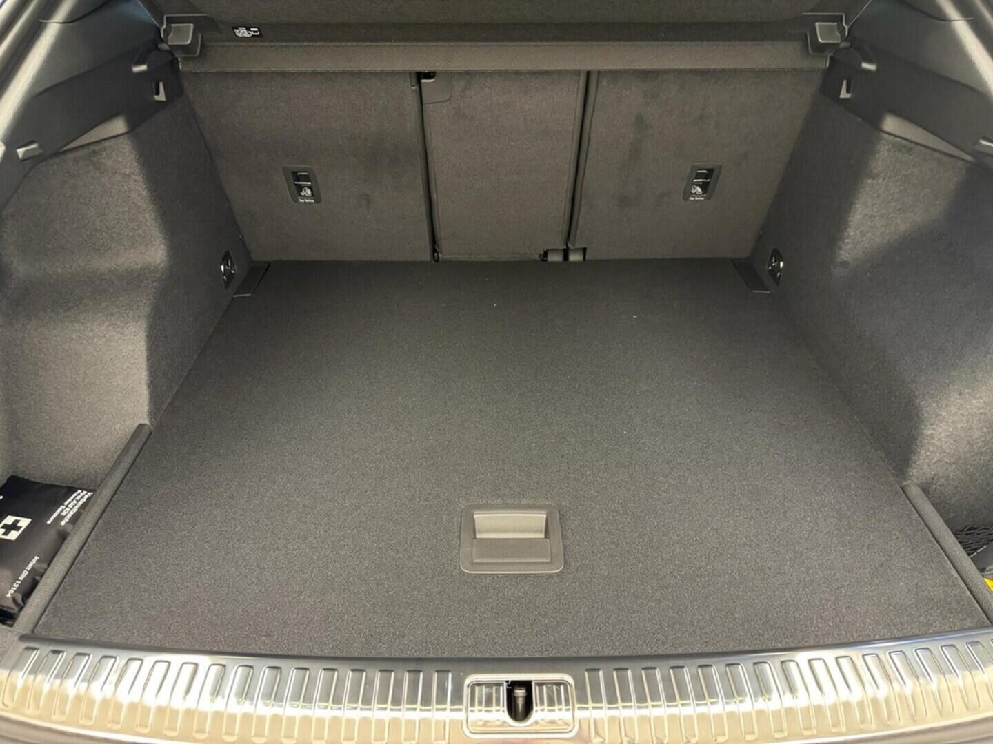 O631001142_16.webp_Q3 SB S Line 40 TDI q 142 kW