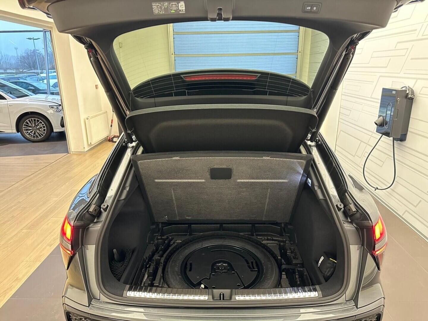 O631001147_16.webp_Q3 SB TFSI quattro 150 kW