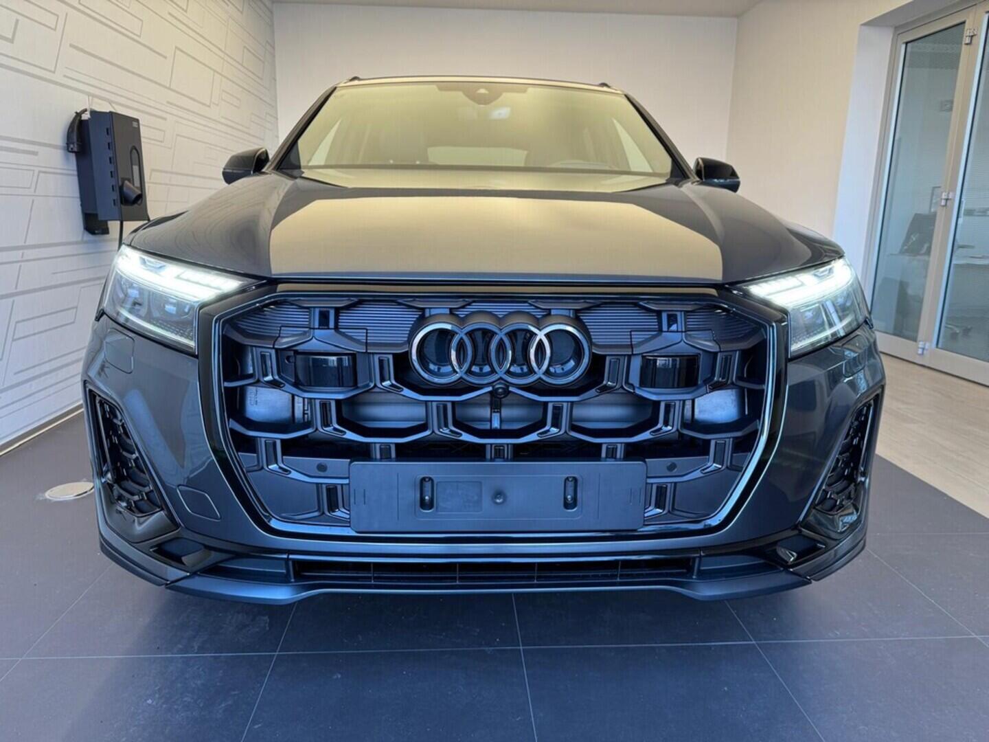 O631001154_11.webp_Q7 SUV S line TDI quattro 210 kW