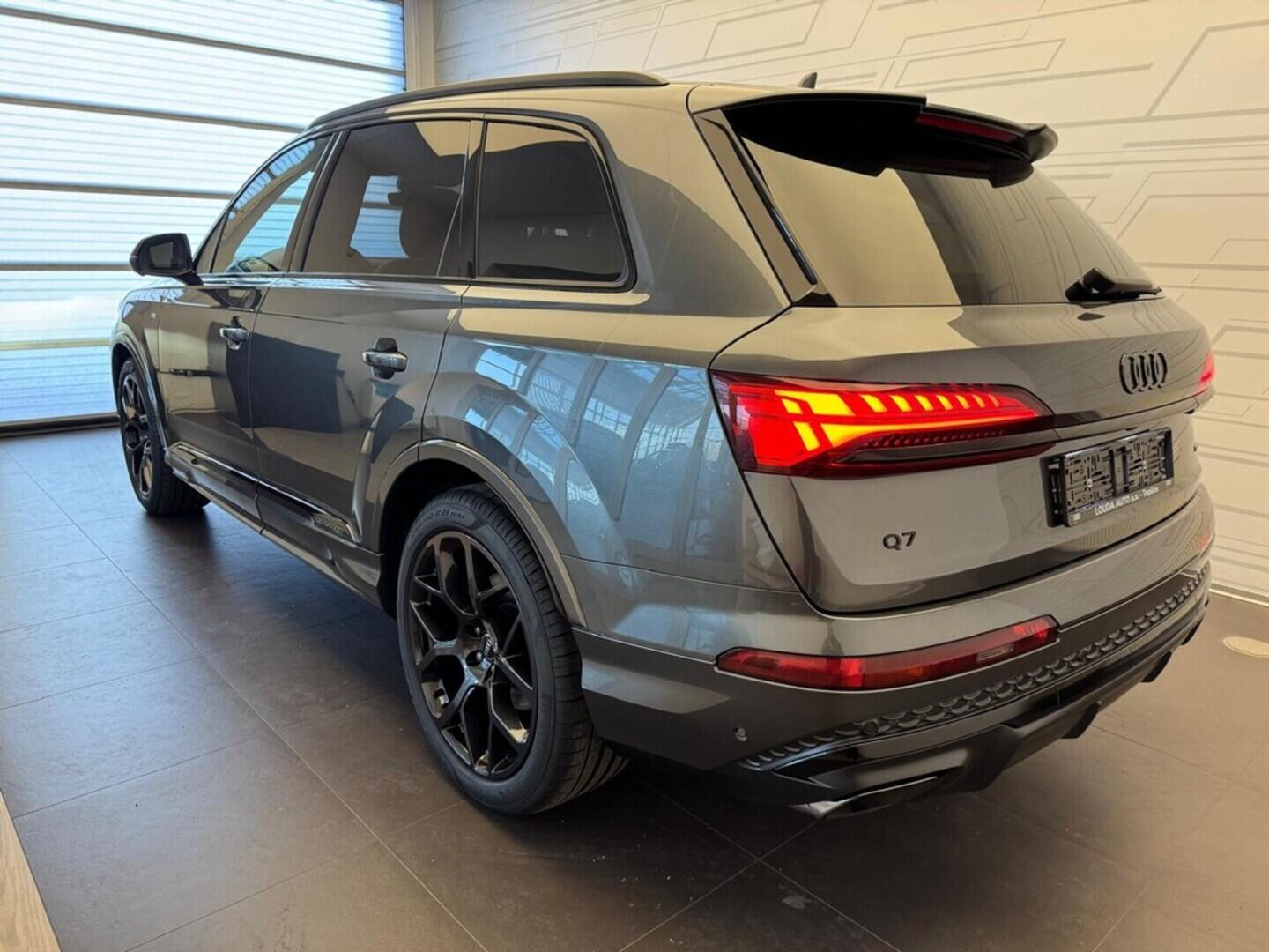 O631001154_12.webp_Q7 SUV S line TDI quattro 210 kW