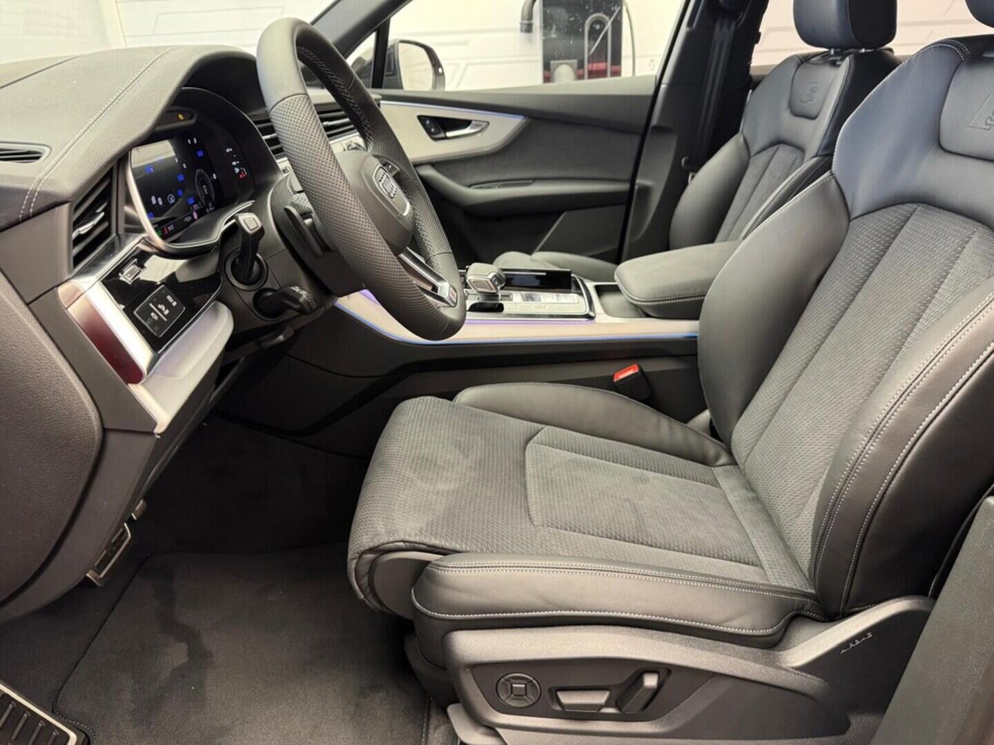 O631001156_16.webp_Q7 SUV S line TDI quattro 210 kW