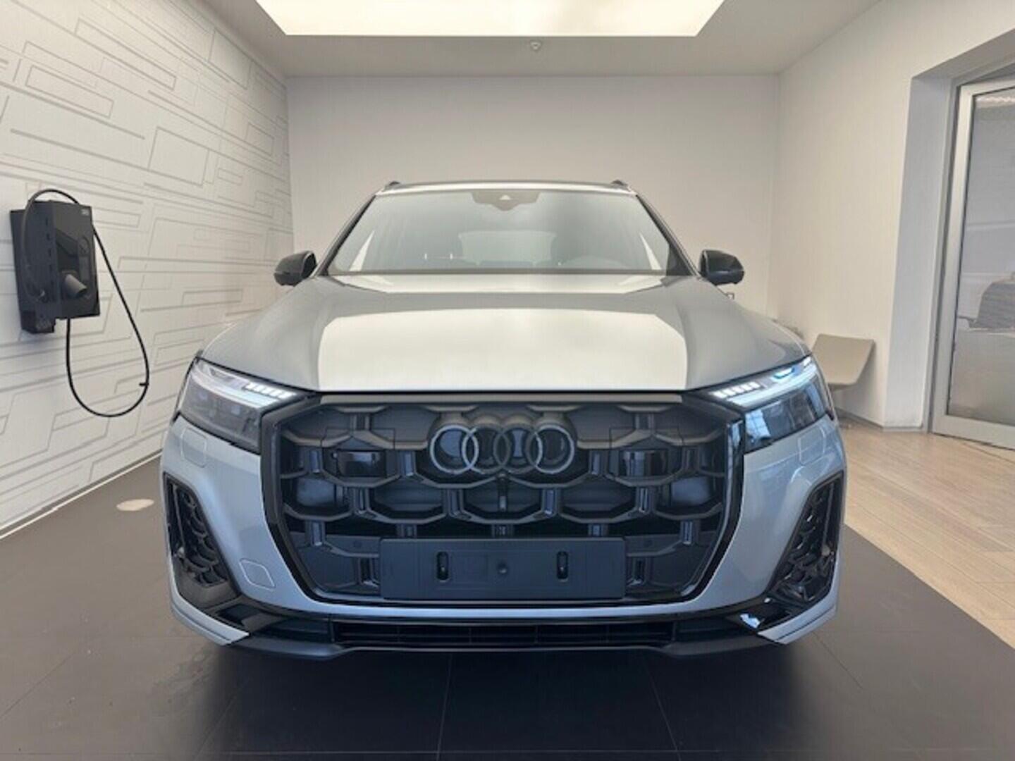 O631001168_11.webp_Q7 SUV S line TDI quattro 210 kW