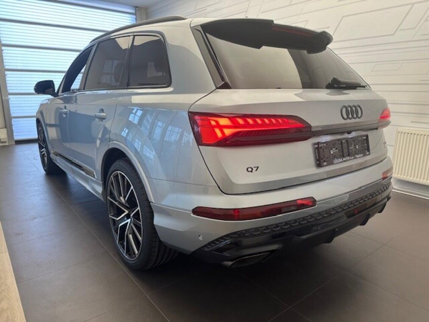 O631001168_13.webp_Q7 SUV S line TDI quattro 210 kW