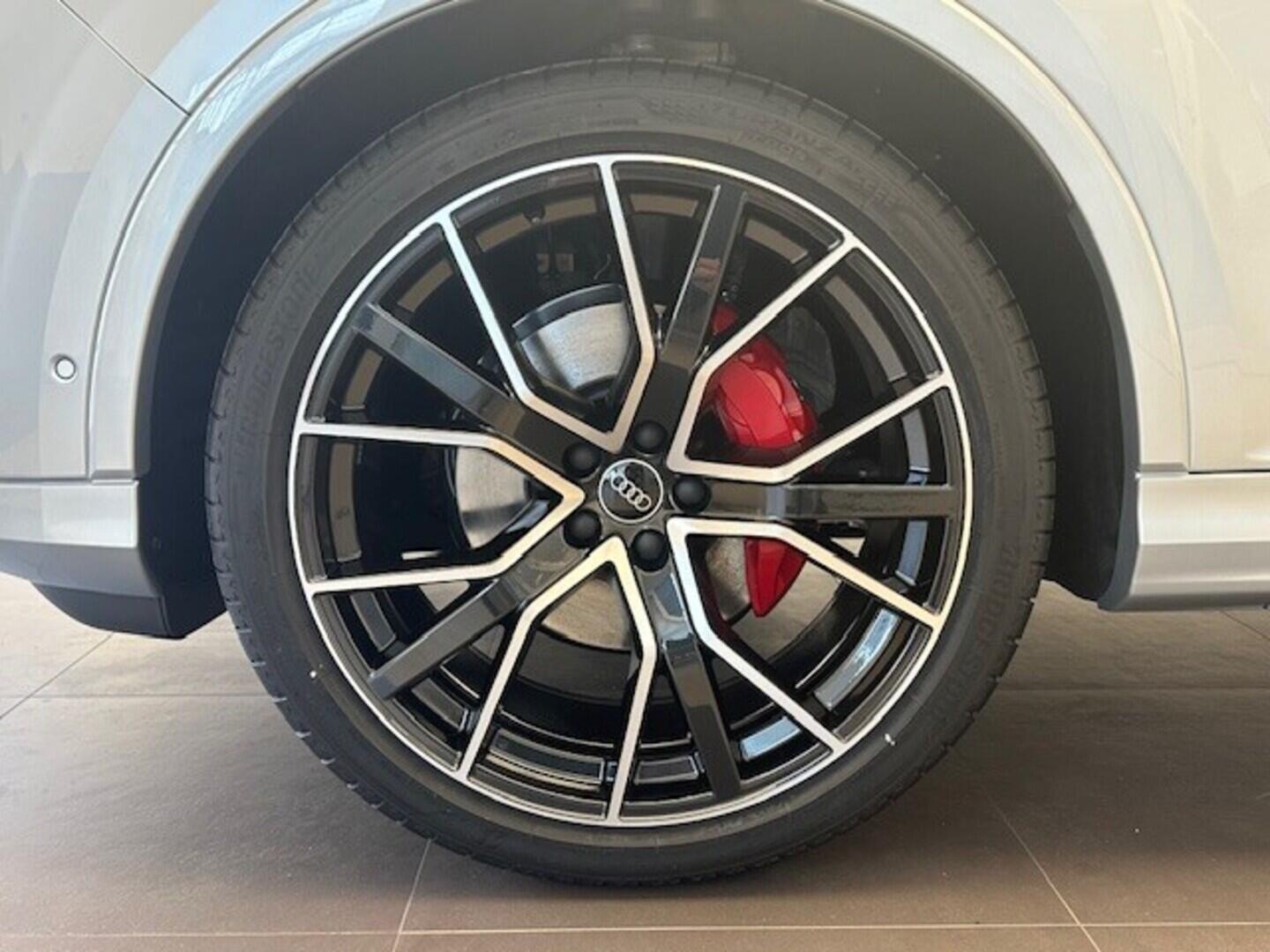 O631001168_17.webp_Q7 SUV S line TDI quattro 210 kW