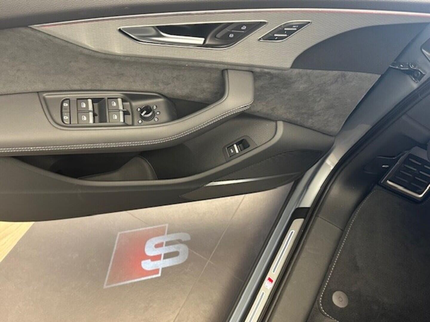 O631001168_20.webp_Q7 SUV S line TDI quattro 210 kW