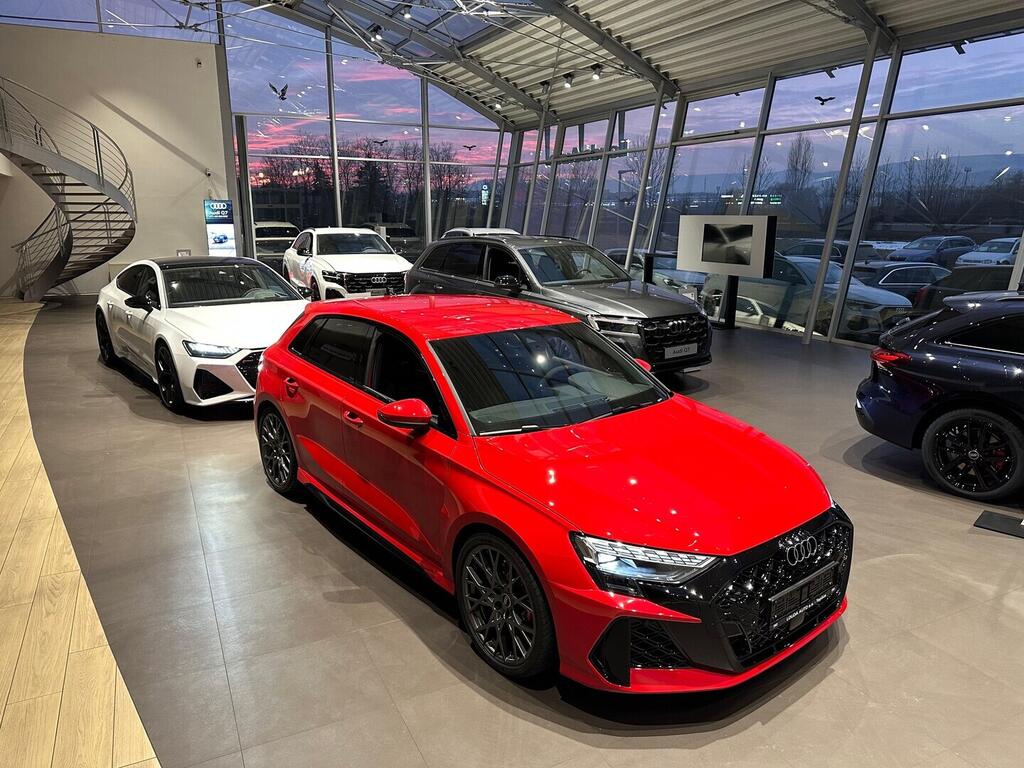 O631001174_36.webp_RS 3 Sportback  2,5 TFSI 294 kW