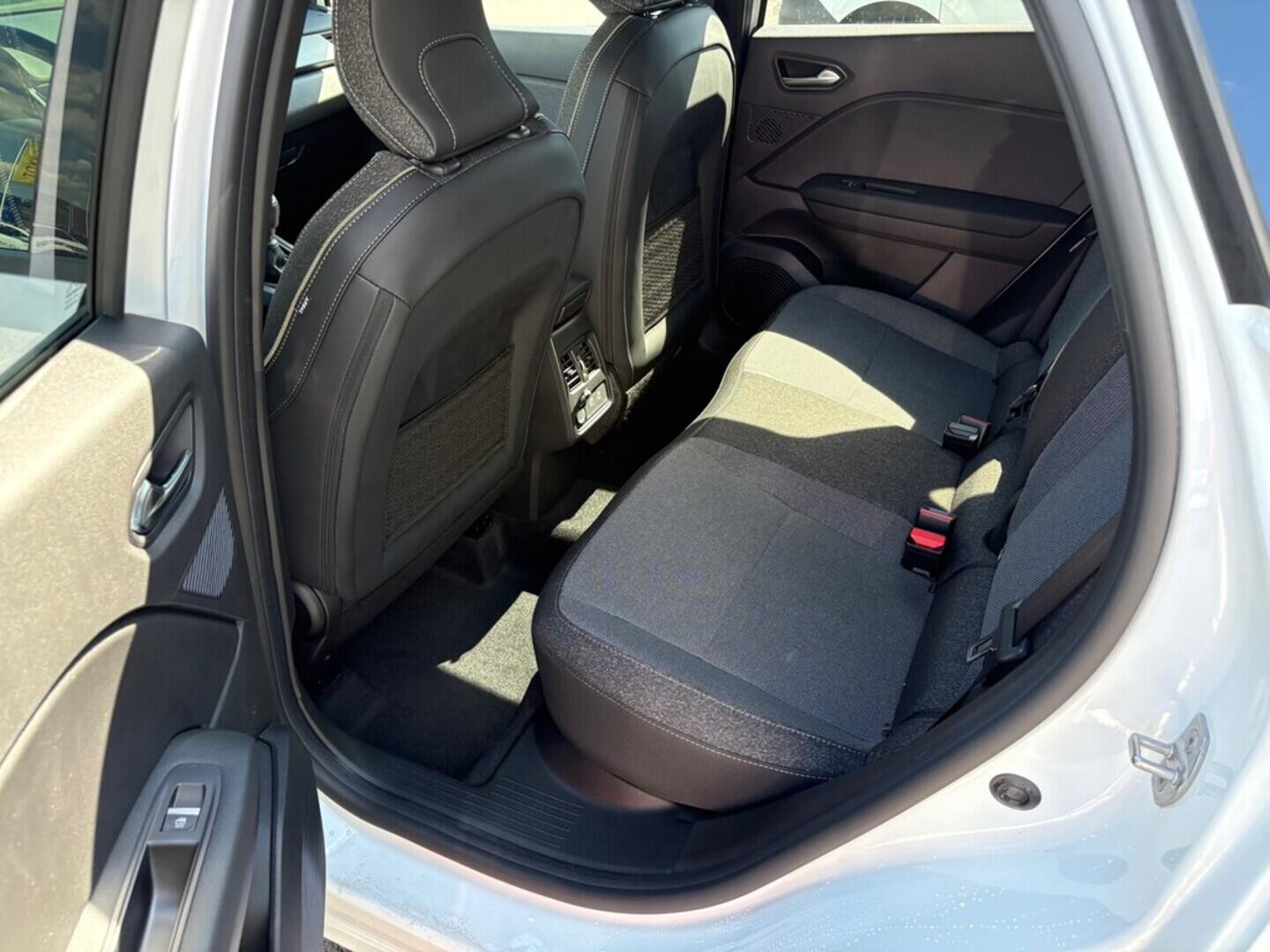 O751000811_16.webp_Captur Techno TCe 90 1.0 66 kW
