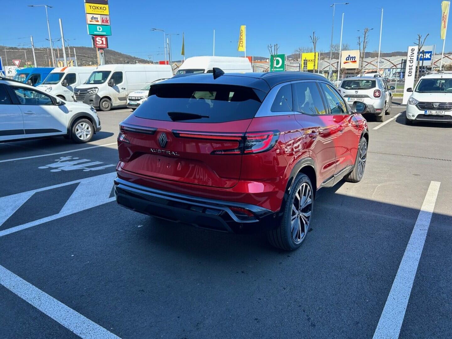 O751000818_12.webp_Austral Iconic mild hybrid 160 Auto 1.3 118 kW