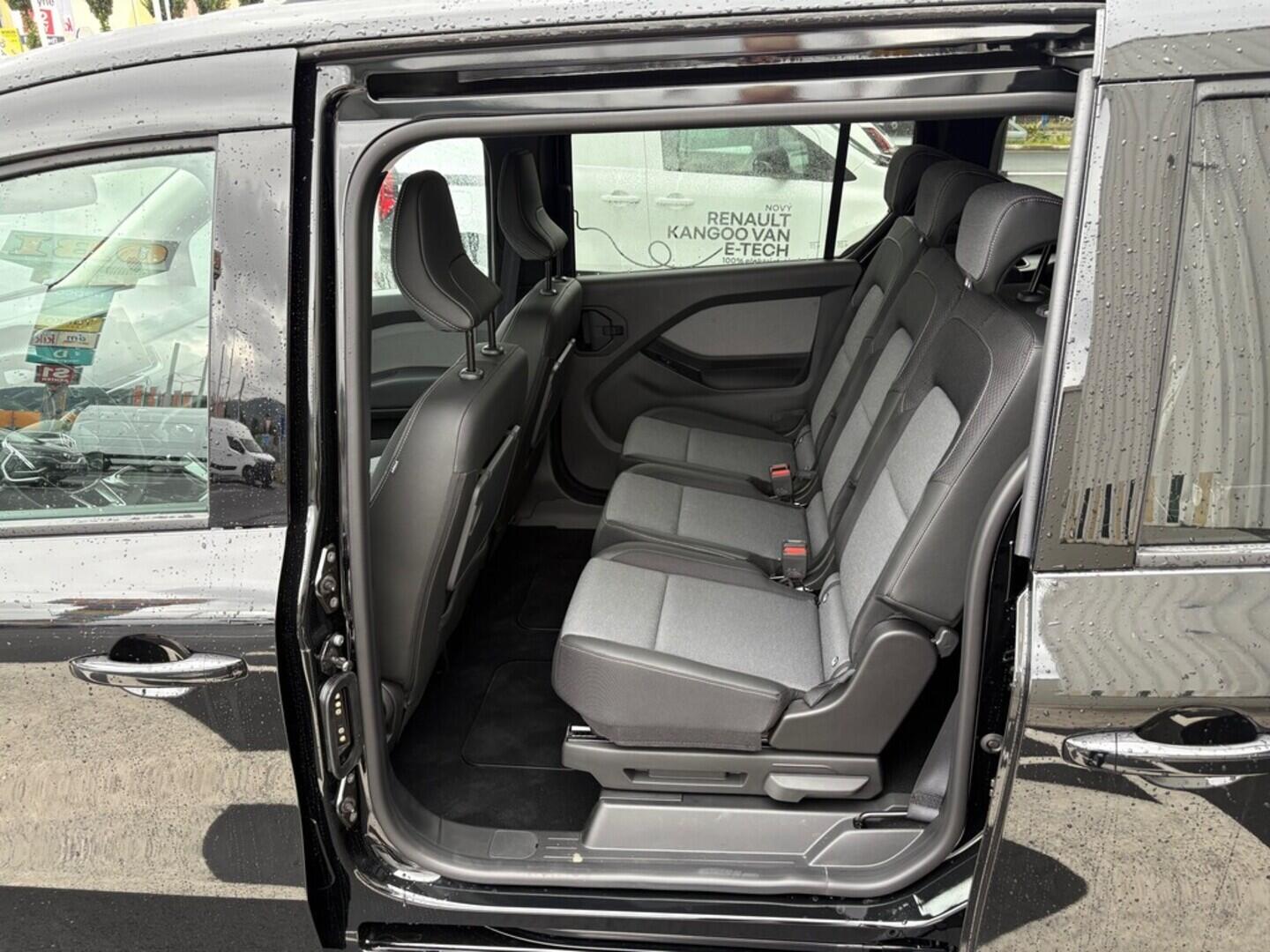 O751000820_16.webp_Kangoo Grand Techno dCi 95 dCi 74 kW