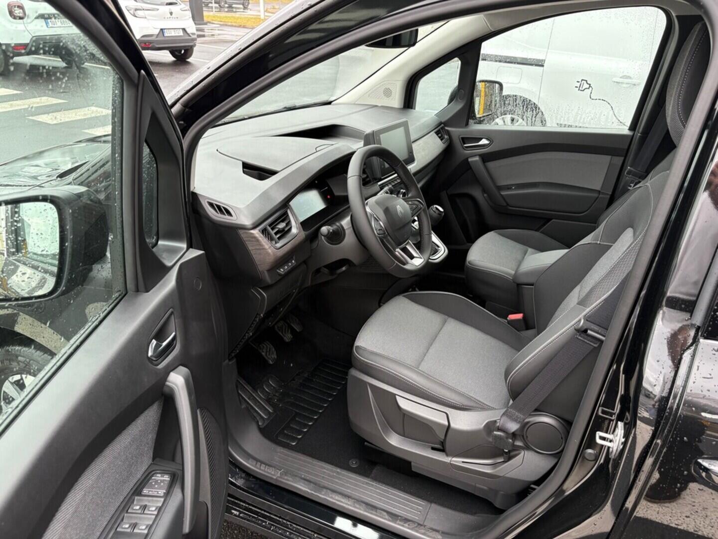 O751000820_17.webp_Kangoo Grand Techno dCi 95 dCi 74 kW