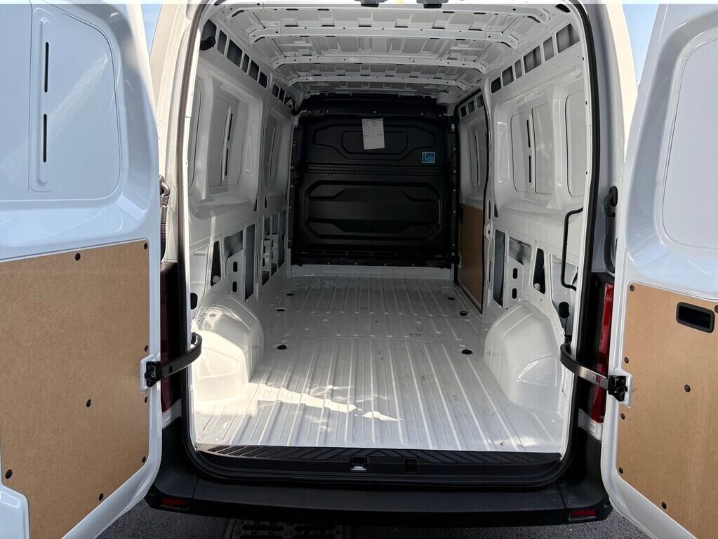 O751000836_14.webp_Master Van E-Tech Extra L3H2 EV87 140k  103 kW