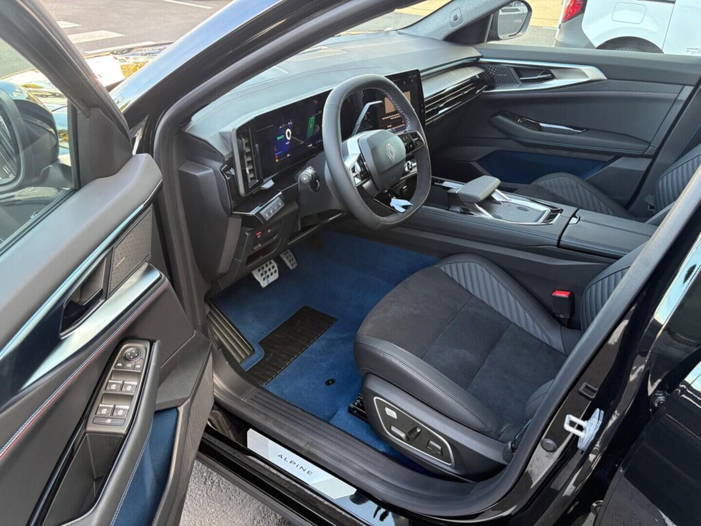 O751000839_17.webp_Rafale Atelier Alpine E-Tech 4x4 300 1,2 220 kW