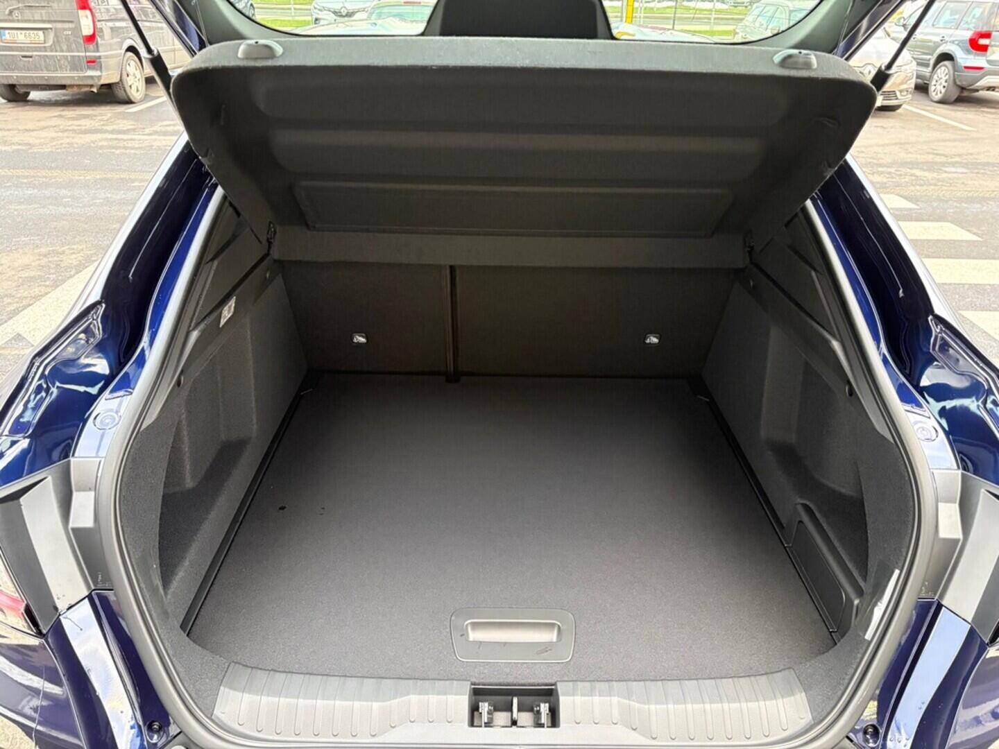 O751000852_16.webp_Arkana Techno E-Tech full hybrid145 105 kW