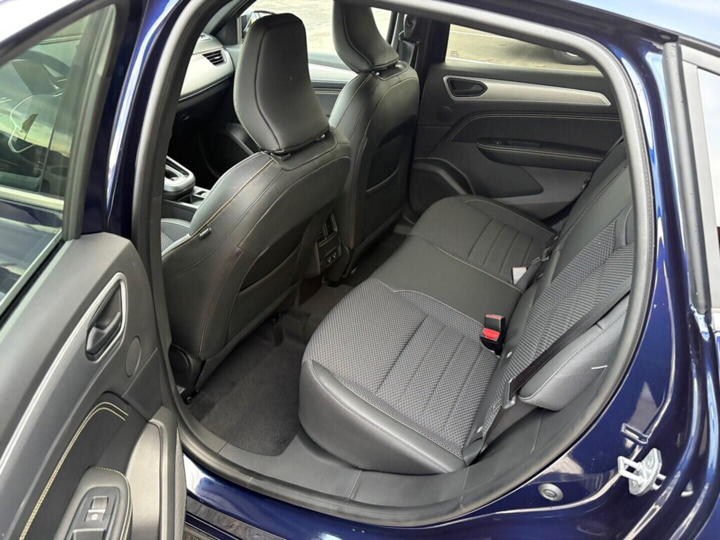 O751000852_17.webp_Arkana Techno E-Tech full hybrid145 105 kW