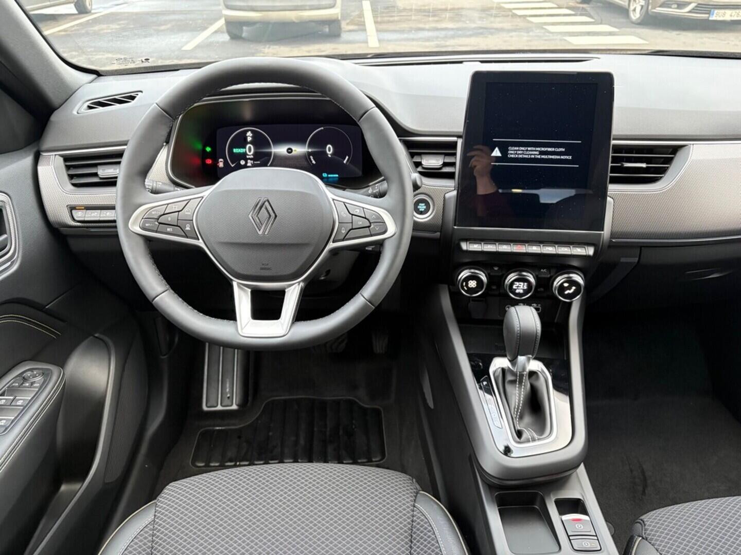 O751000852_19.webp_Arkana Techno E-Tech full hybrid145 105 kW