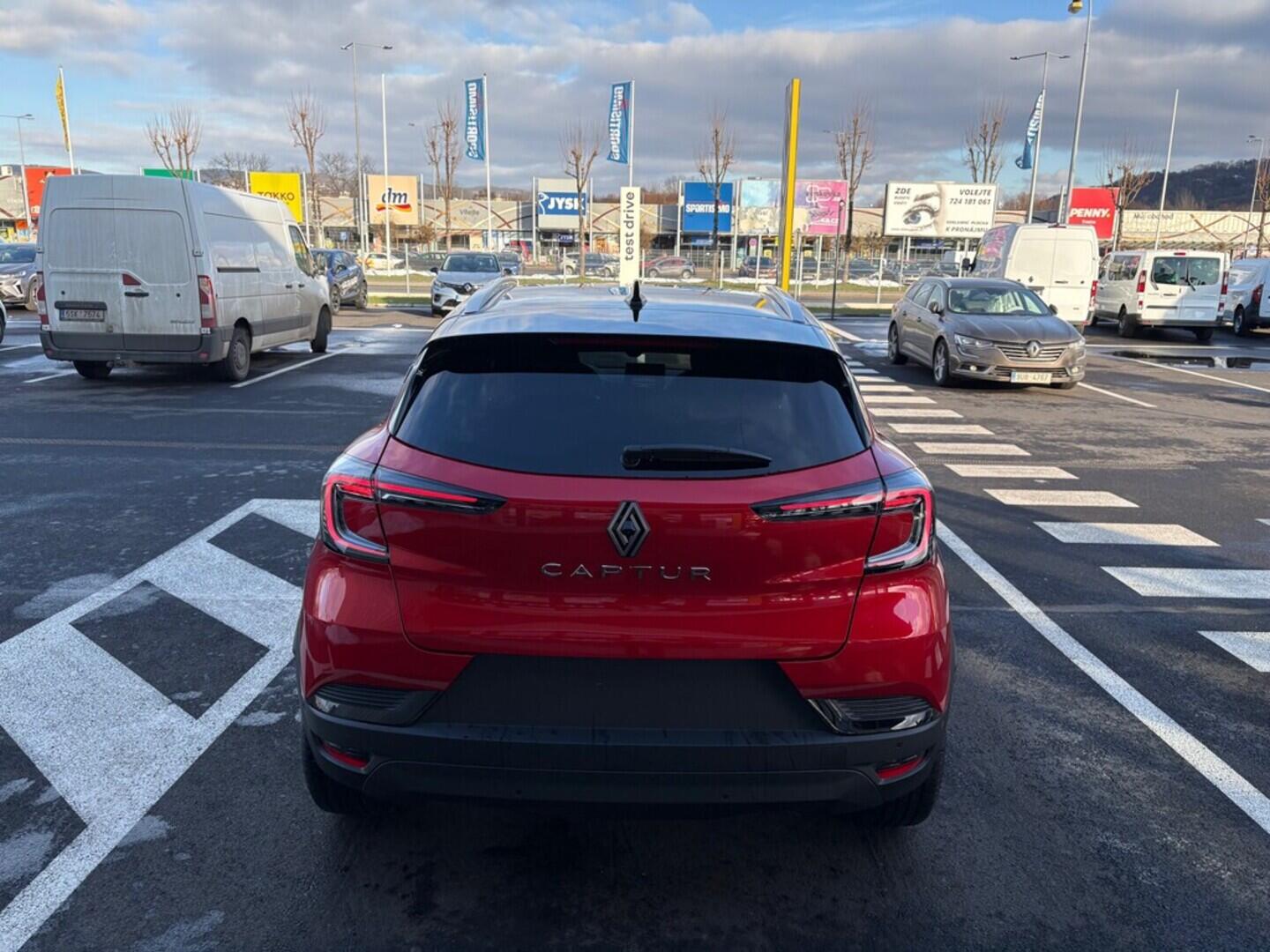 O751000853_15.webp_Captur Techno Mild Hybrid 140 EDC 1,3 103 kW