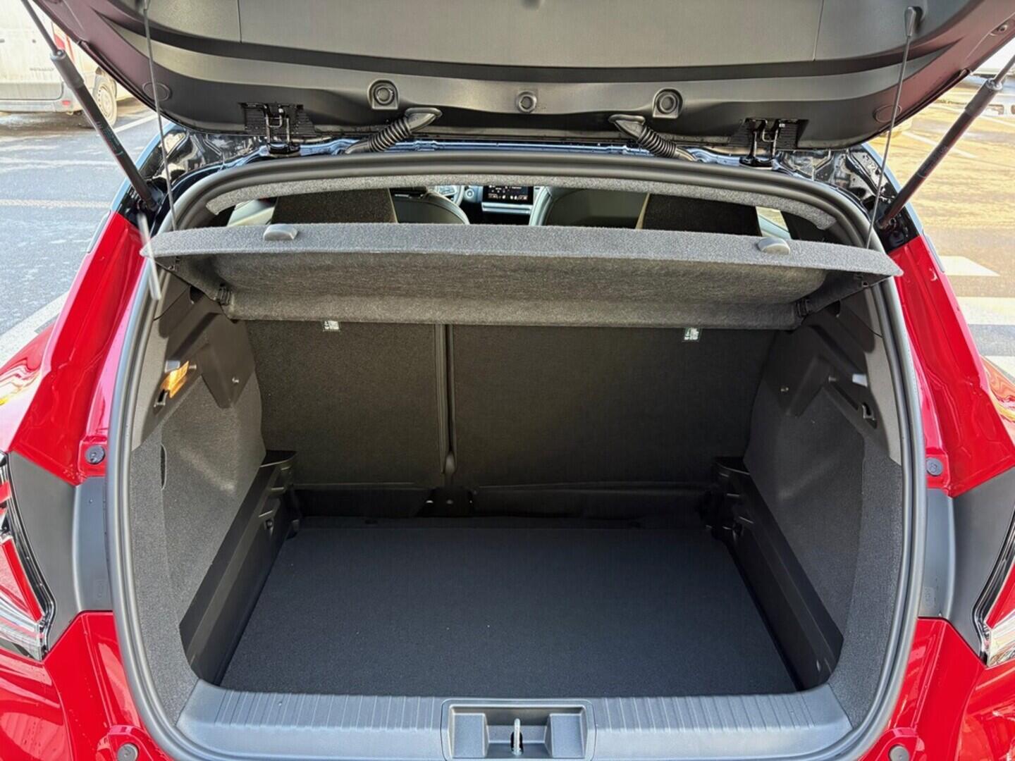 O751000853_16.webp_Captur Techno Mild Hybrid 140 EDC 1,3 103 kW