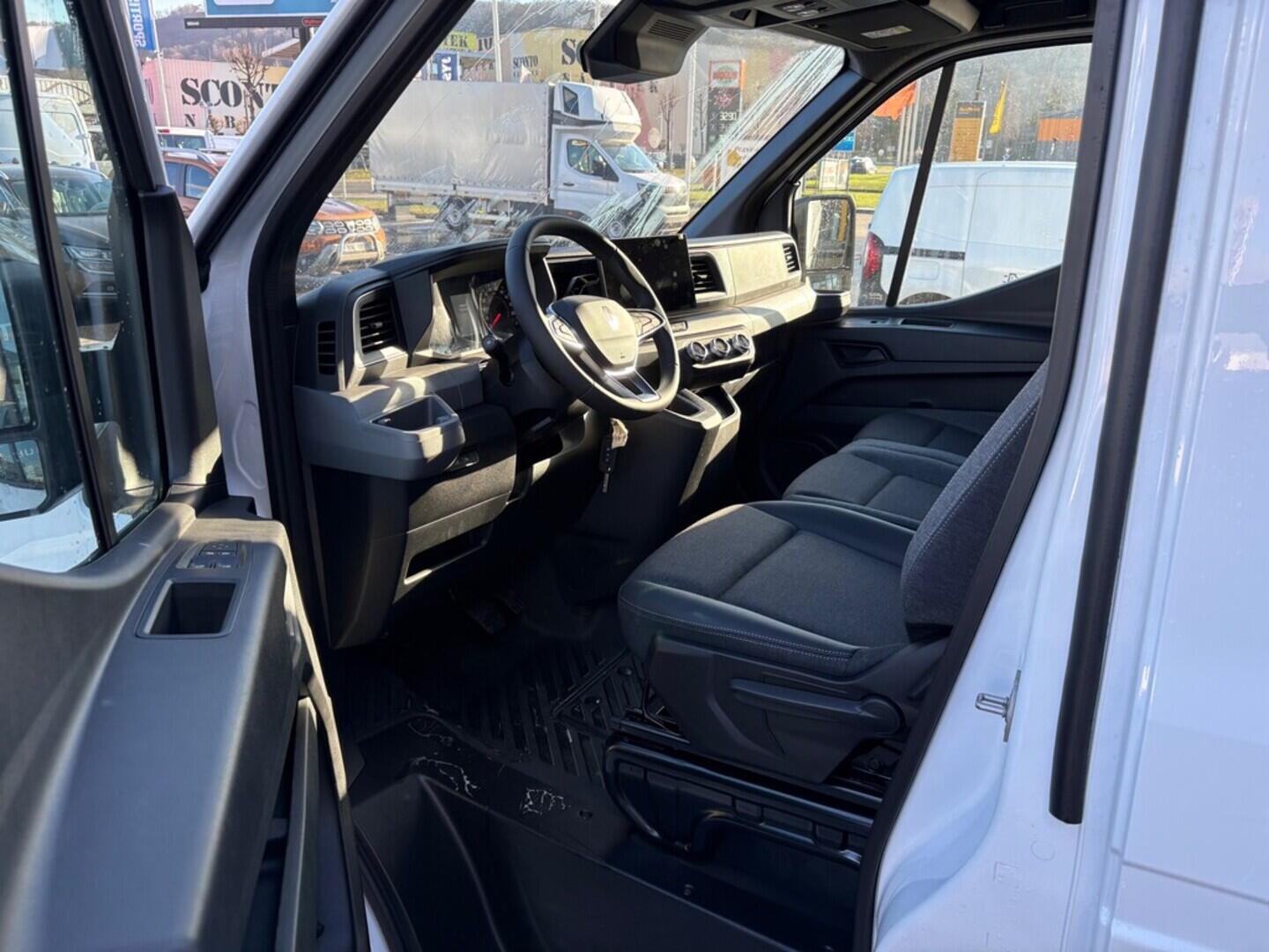 O751000868_17.webp_Master Van L2H2P3 dCi 150 Extra dCi 110 kW