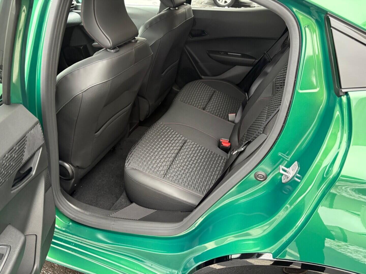 O751000872_16.webp_Clio Techno full hybrid E-Tech 160 hybrid 120 kW