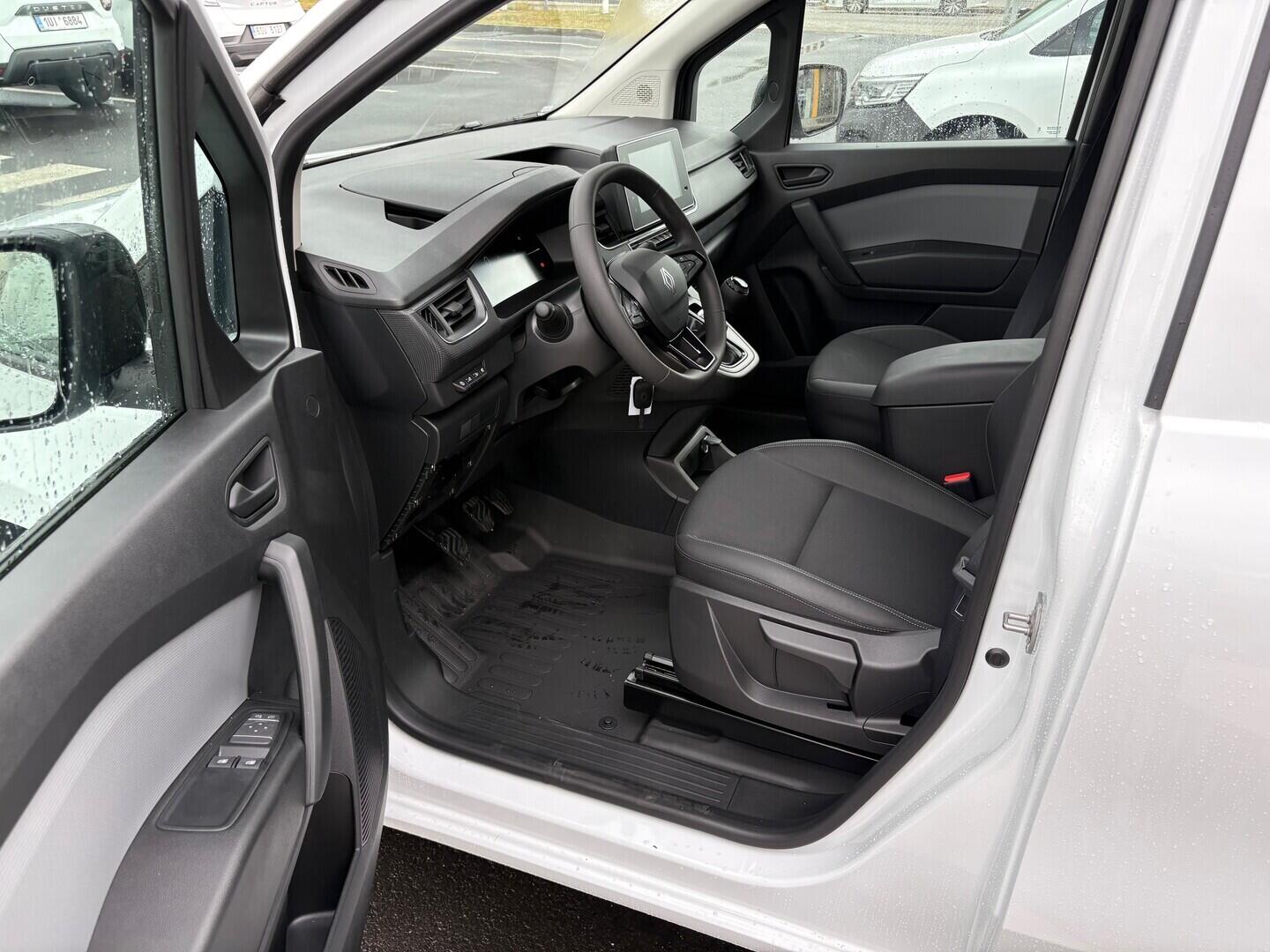 O751000906_17.webp_Kangoo Van L2 Extra 130 TCe 97 kW